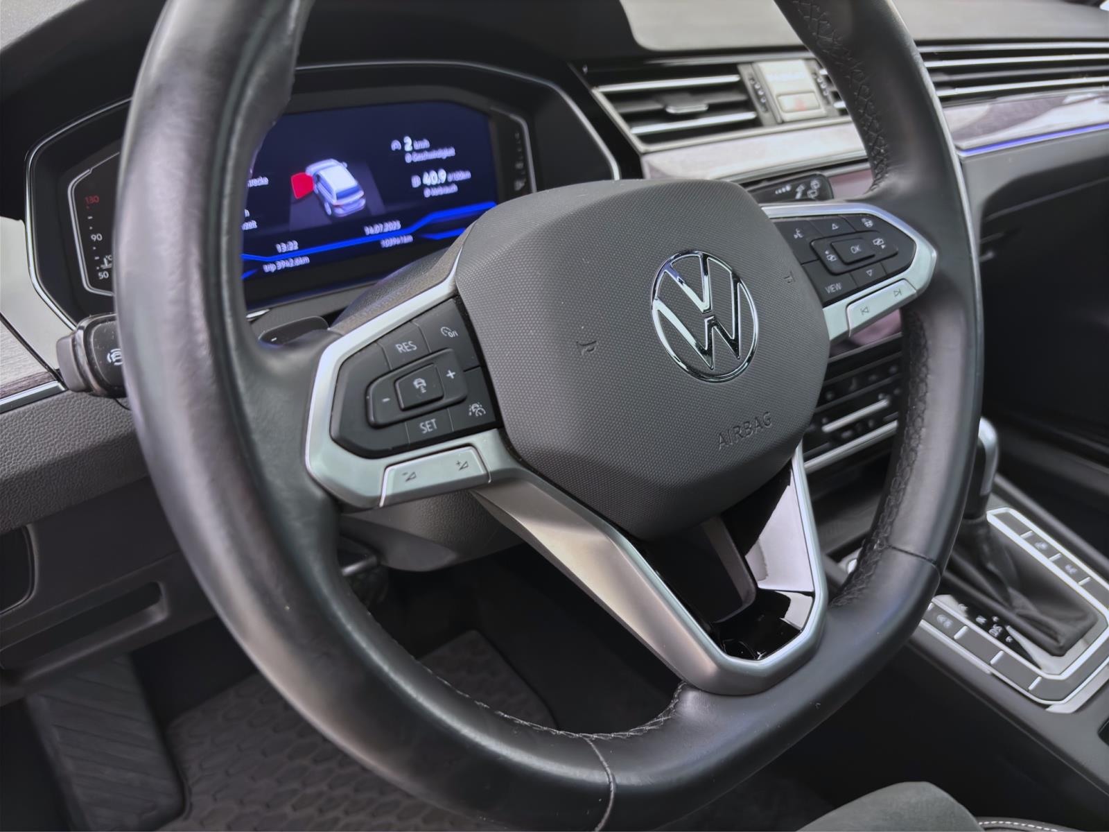 Volkswagen Passat Variant 2.0 TDI DSG ELEGANCE STANDHZG PANO AHK