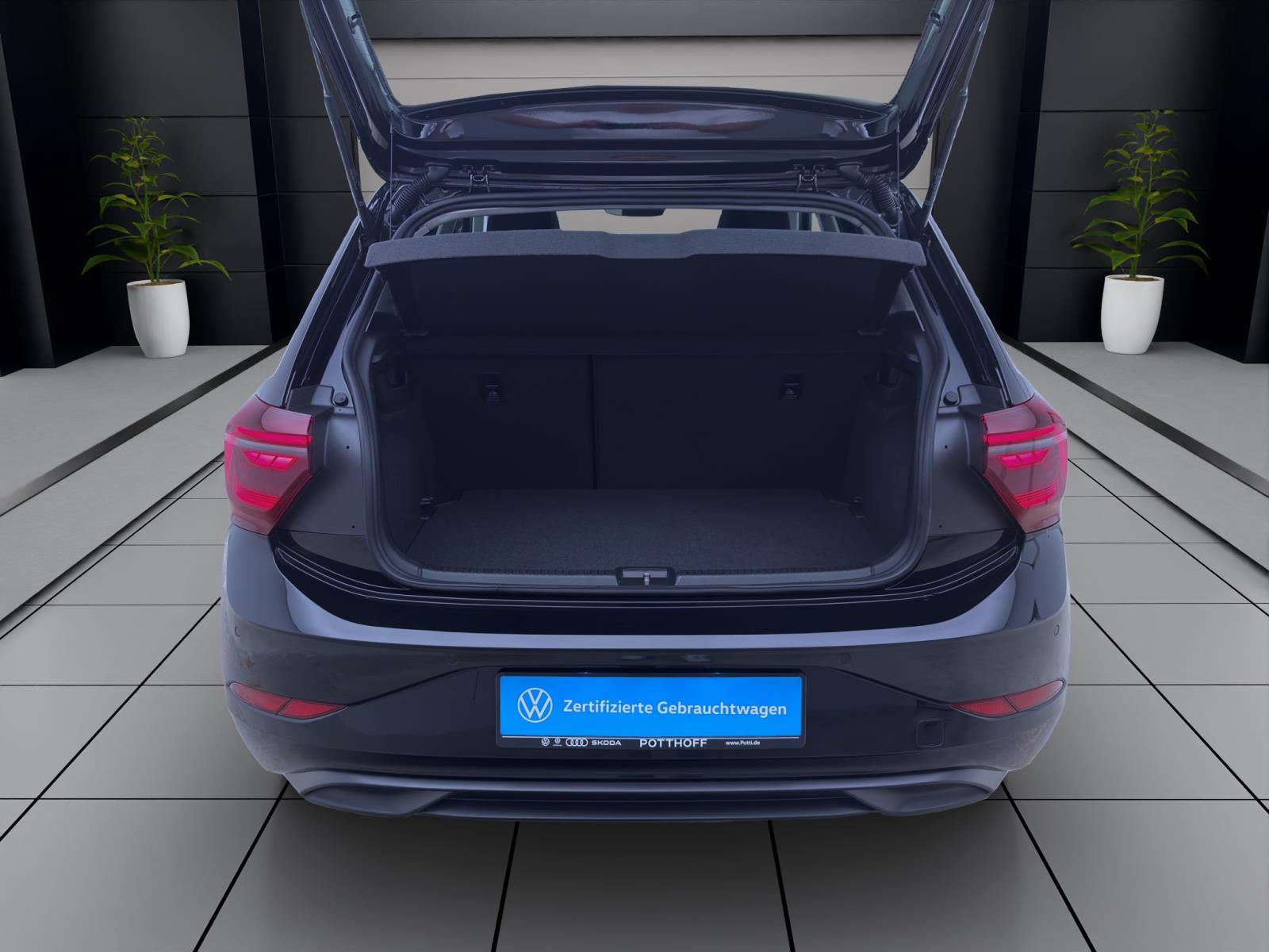 Volkswagen Polo 1.0 TSI DSG STYLE NAVI IQ.LIGHT SITZHZG PDC