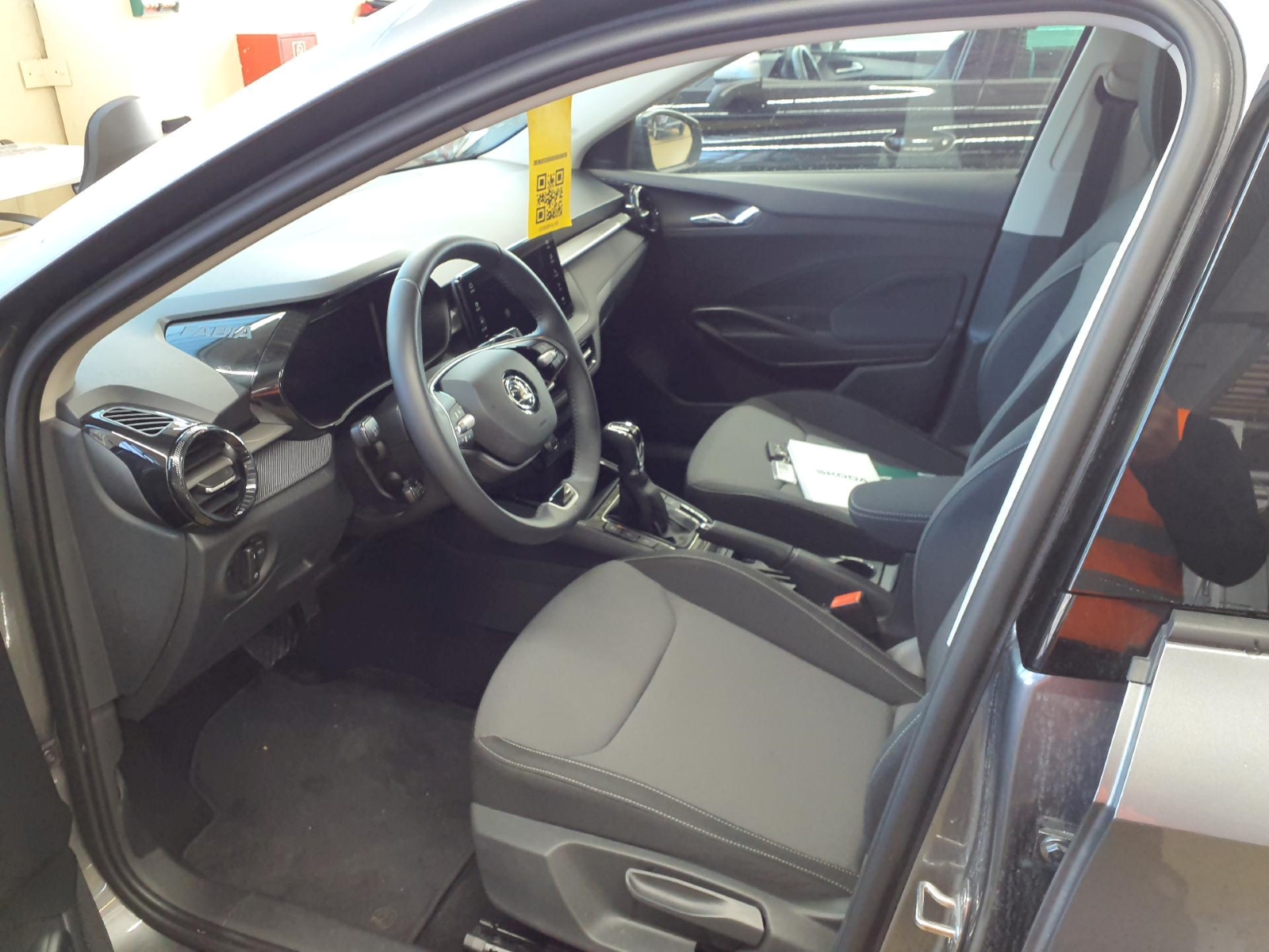 Skoda Fabia 1.0 TSI DSG DRIVE PANO NAVI LED SITZHZG
