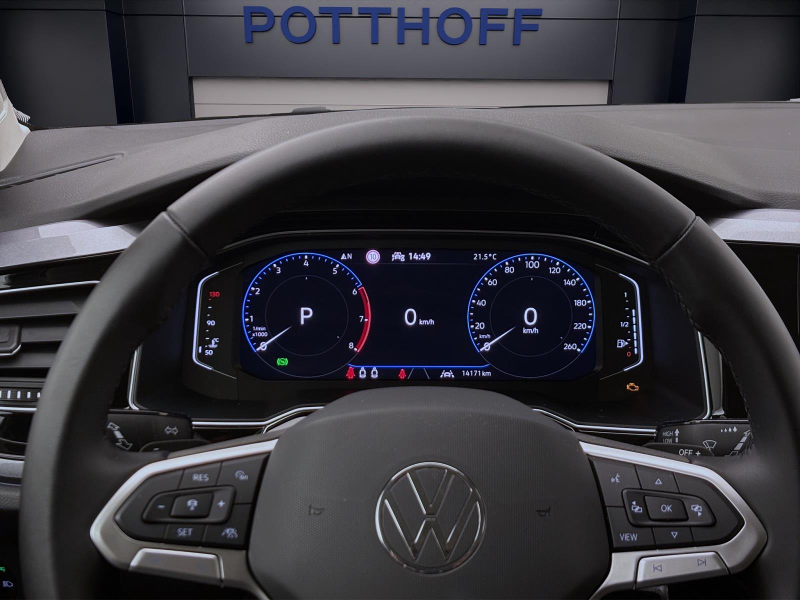 Volkswagen Polo 1.0 TSI DSG STYLE NAVI IQ.LIGHT ACC PDC