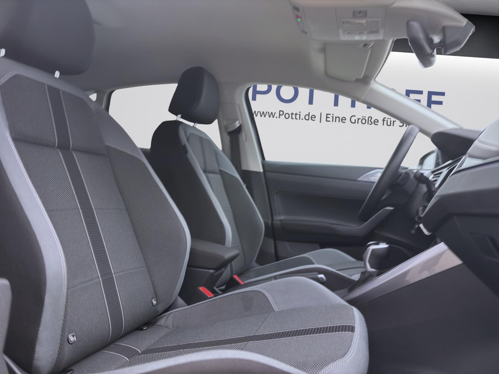 Volkswagen Polo 1.0 TSI DSG STYLE NAVI IQ.LIGHT ACC PDC