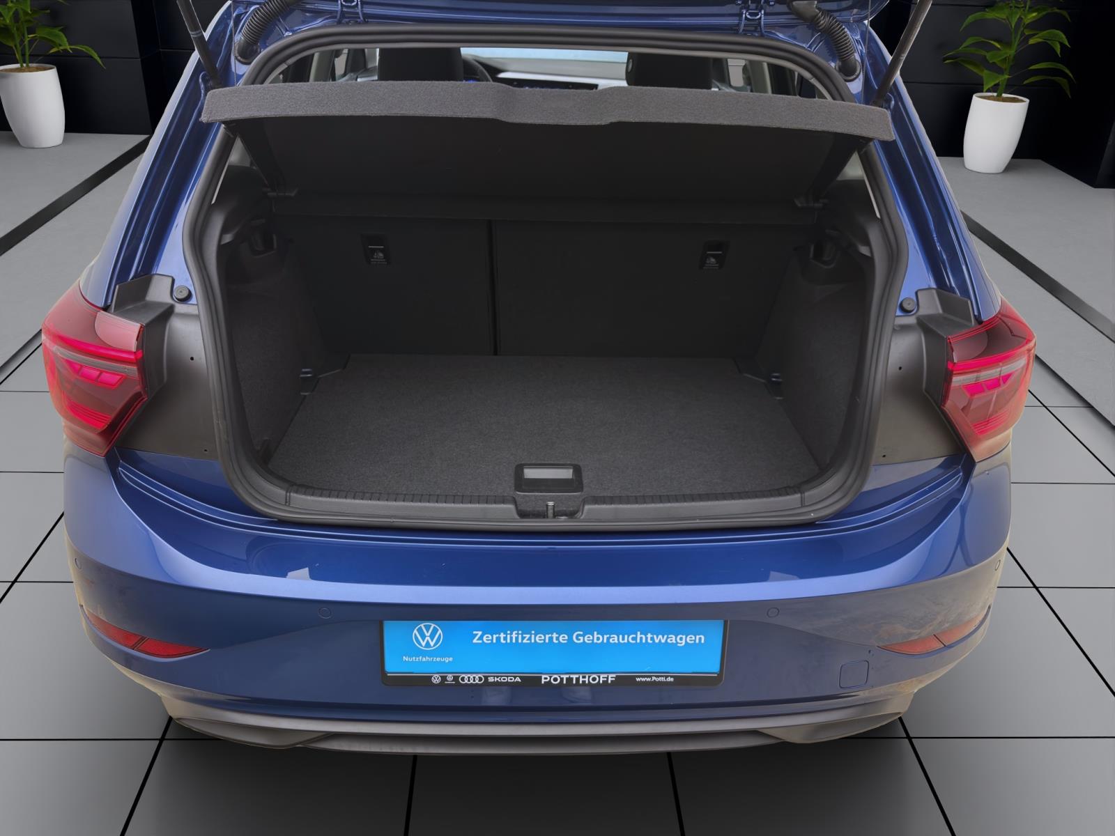 Volkswagen Polo 1.0 TSI DSG STYLE NAVI IQ.LIGHT SITZHZG PDC