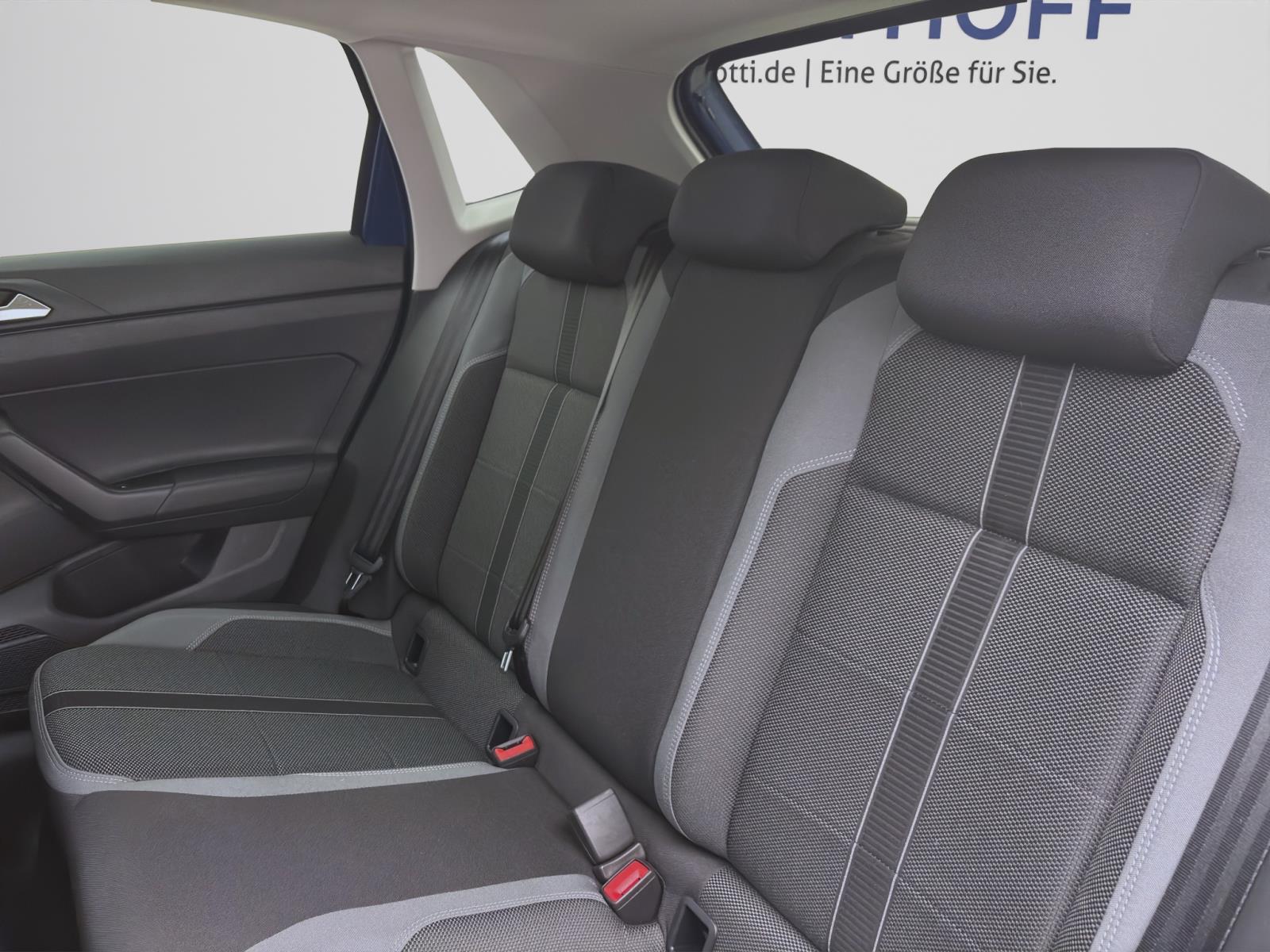 Volkswagen Polo 1.0 TSI DSG STYLE NAVI IQ.LIGHT SITZHZG PDC