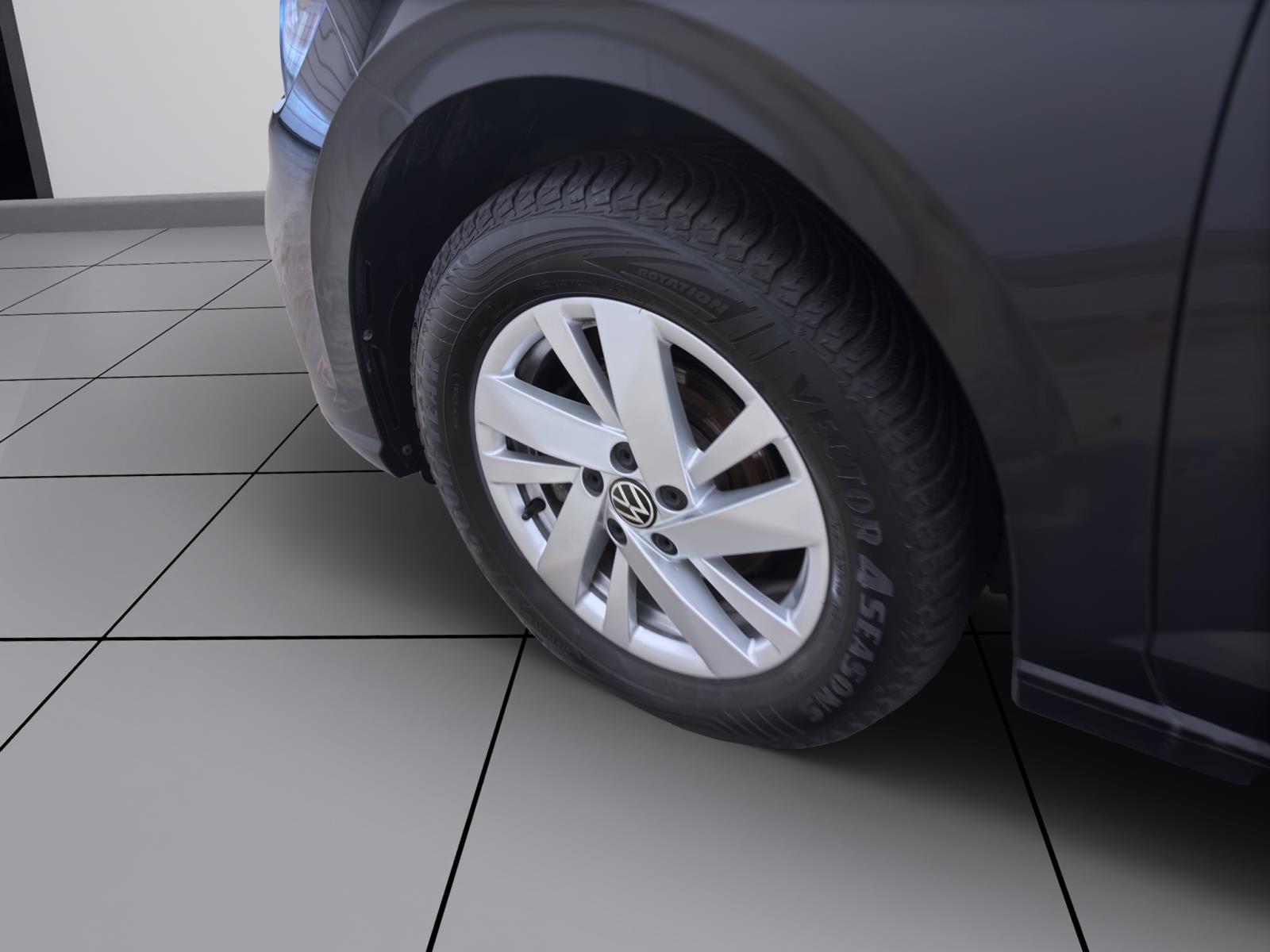 Volkswagen Polo 1.0 TSI DSG STYLE NAVI IQ.LIGHT SITZHZG PDC