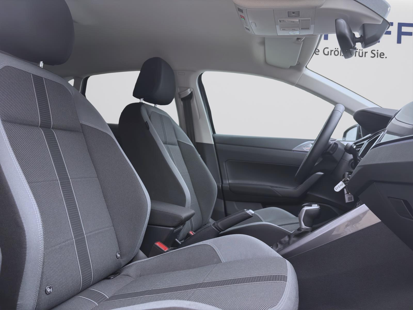 Volkswagen Polo 1.0 TSI DSG STYLE NAVI IQ.LIGHT SITZHZG PDC
