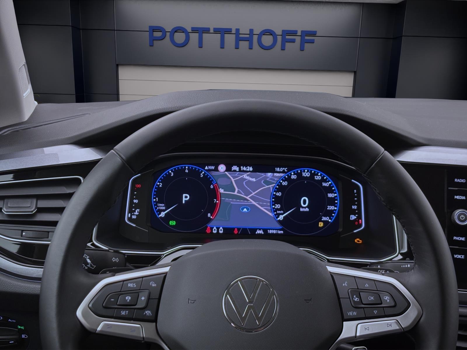 Volkswagen Polo 1.0 TSI DSG STYLE NAVI IQ.LIGHT SITZHZG PDC