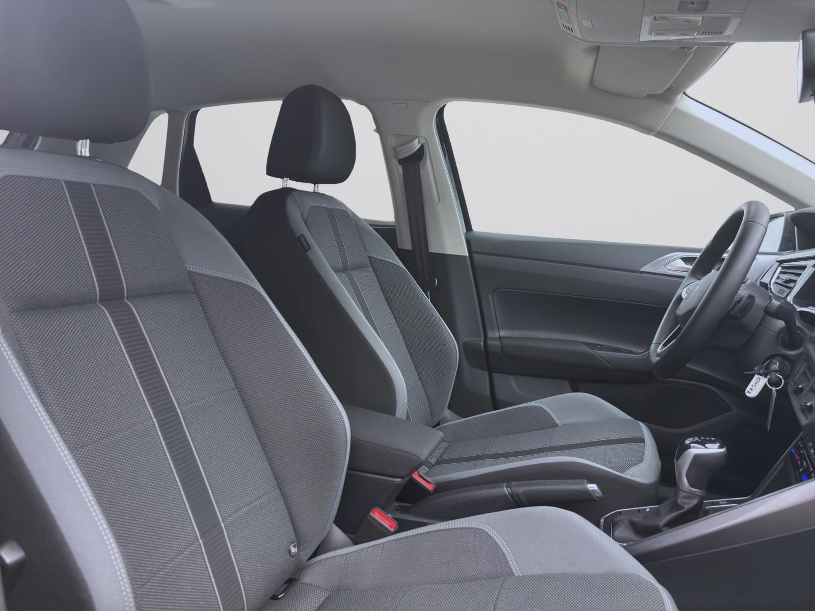 Volkswagen Polo 1.0 TSI DSG STYLE NAVI IQ.LIGHT SITZHZG PDC