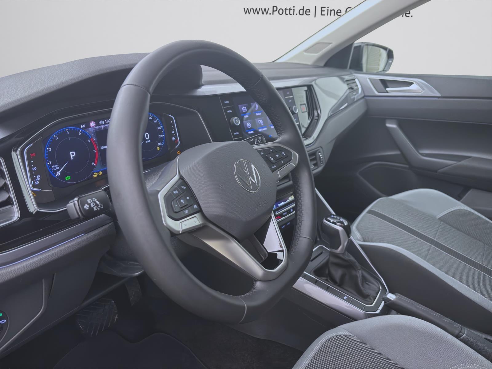 Volkswagen Polo 1.0 TSI DSG STYLE NAVI IQ.LIGHT SITZHZG PDC