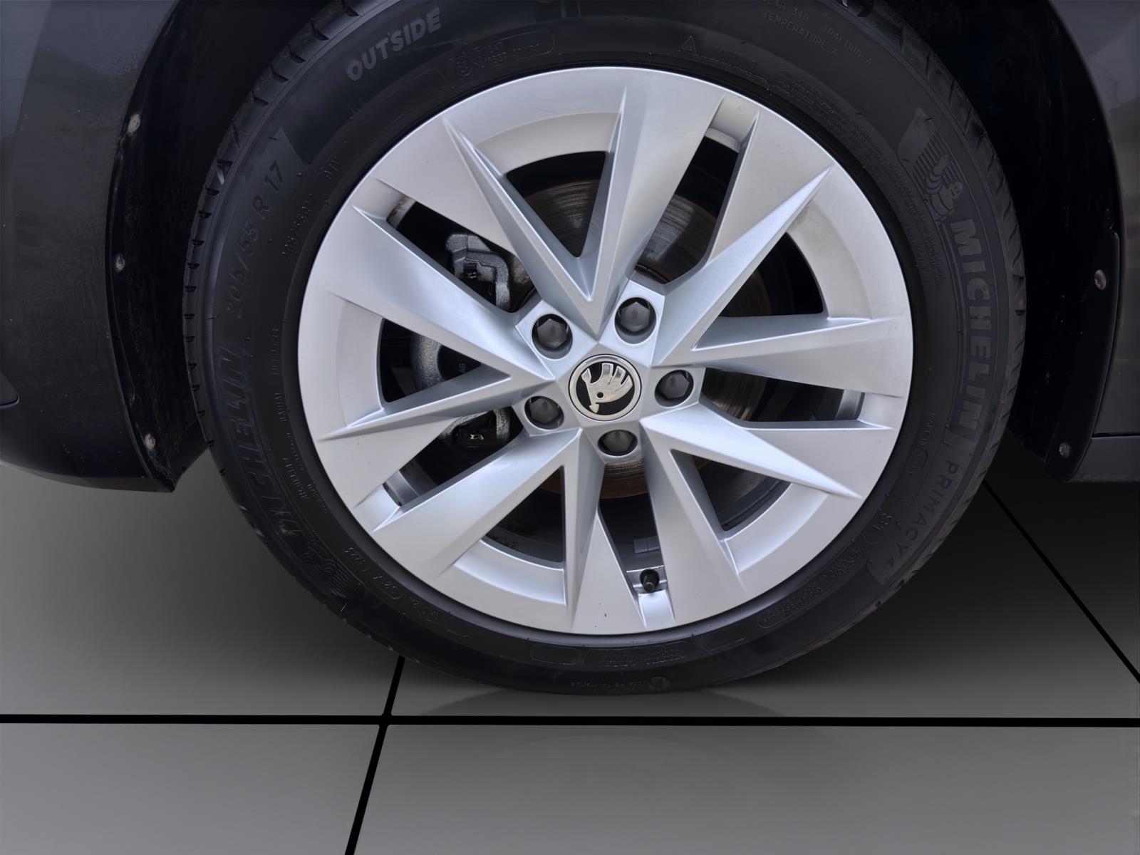 Bild 7: Skoda Octavia Combi 2.0 TDI DSG STYLE NAVI AHK ACC PDC
