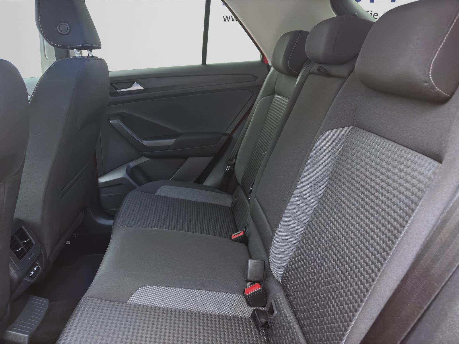 Volkswagen T-Roc 1.5 TSI DSG ACTIVE NAVI AHK KAMERA PDC