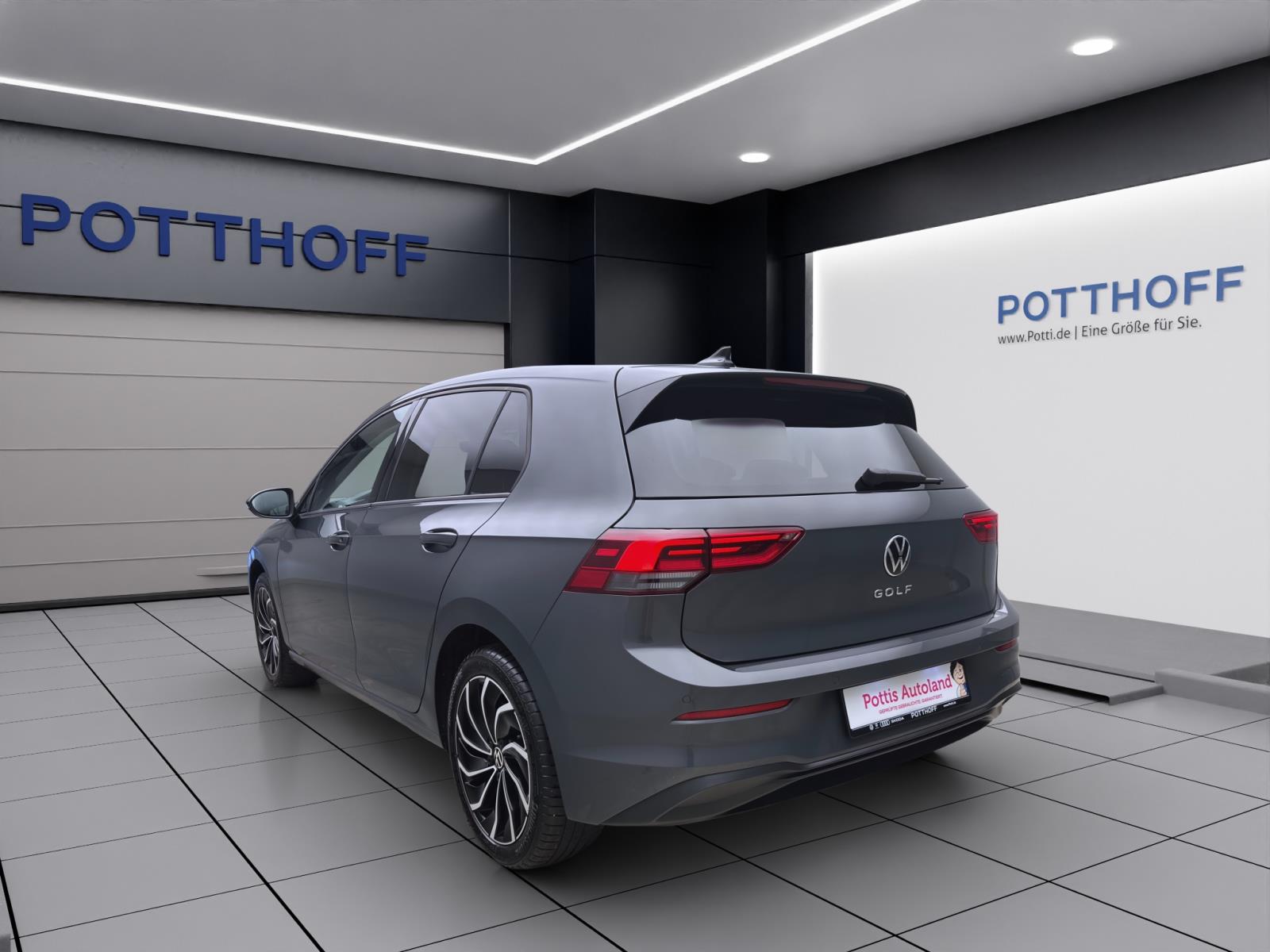 Volkswagen Golf 1.5 TSI LIFE NAVI D.COCKPIT PDC SITZHZG