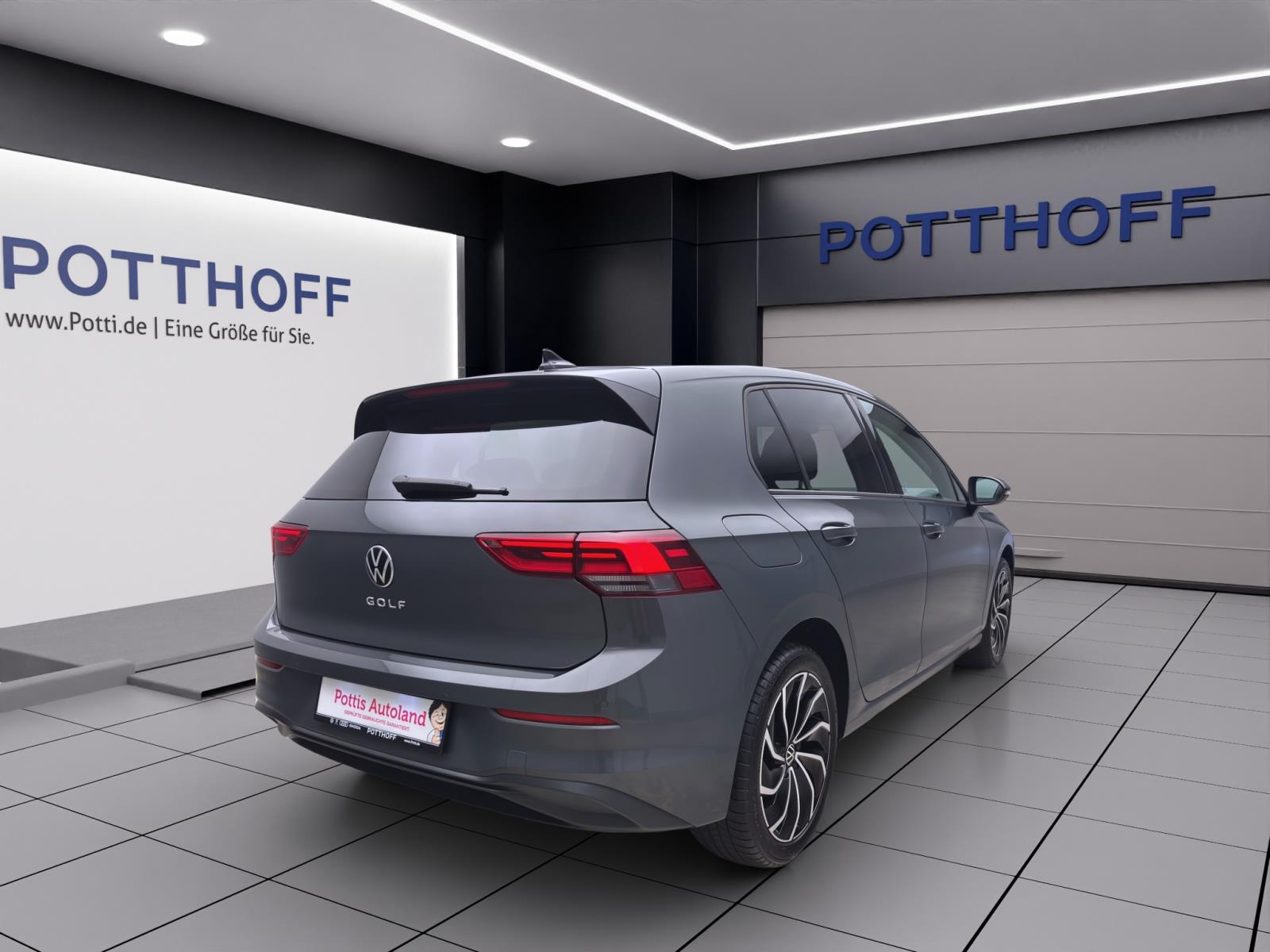 Volkswagen Golf 1.5 TSI LIFE NAVI D.COCKPIT PDC SITZHZG