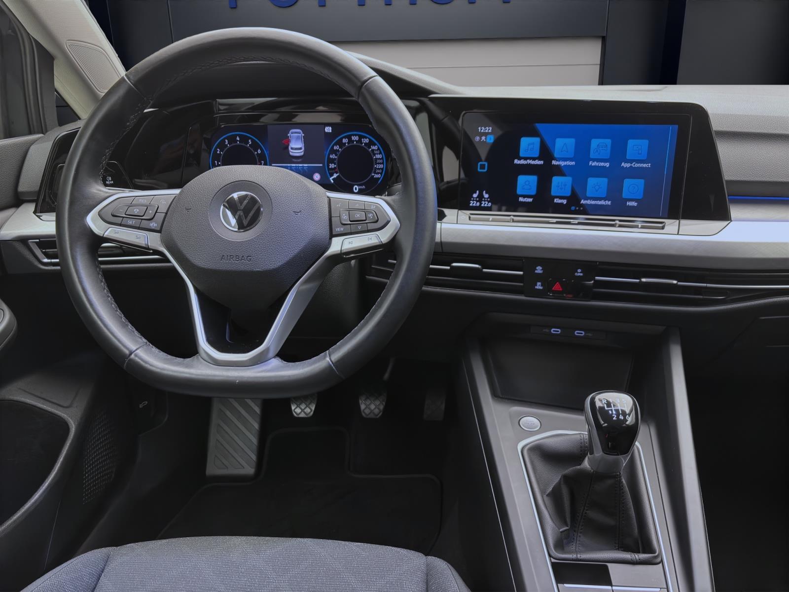 Volkswagen Golf 1.5 TSI LIFE NAVI D.COCKPIT PDC SITZHZG
