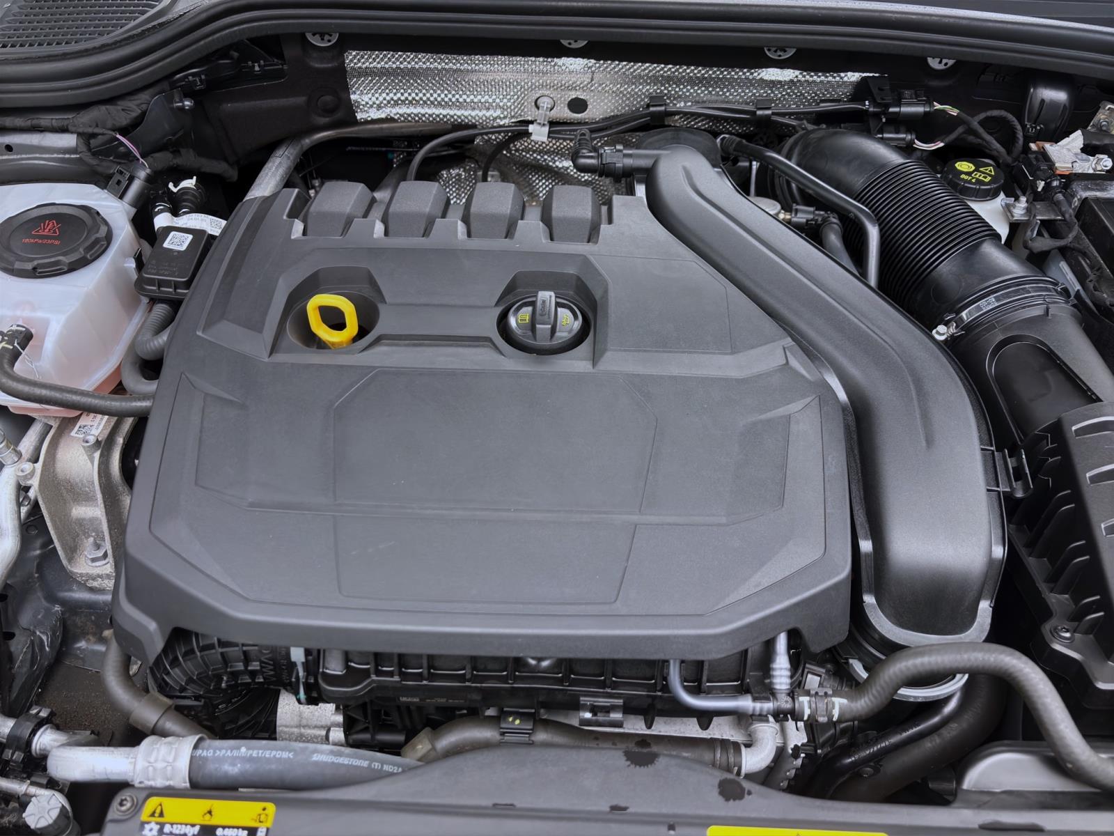 Volkswagen Golf 1.5 TSI LIFE NAVI D.COCKPIT PDC SITZHZG