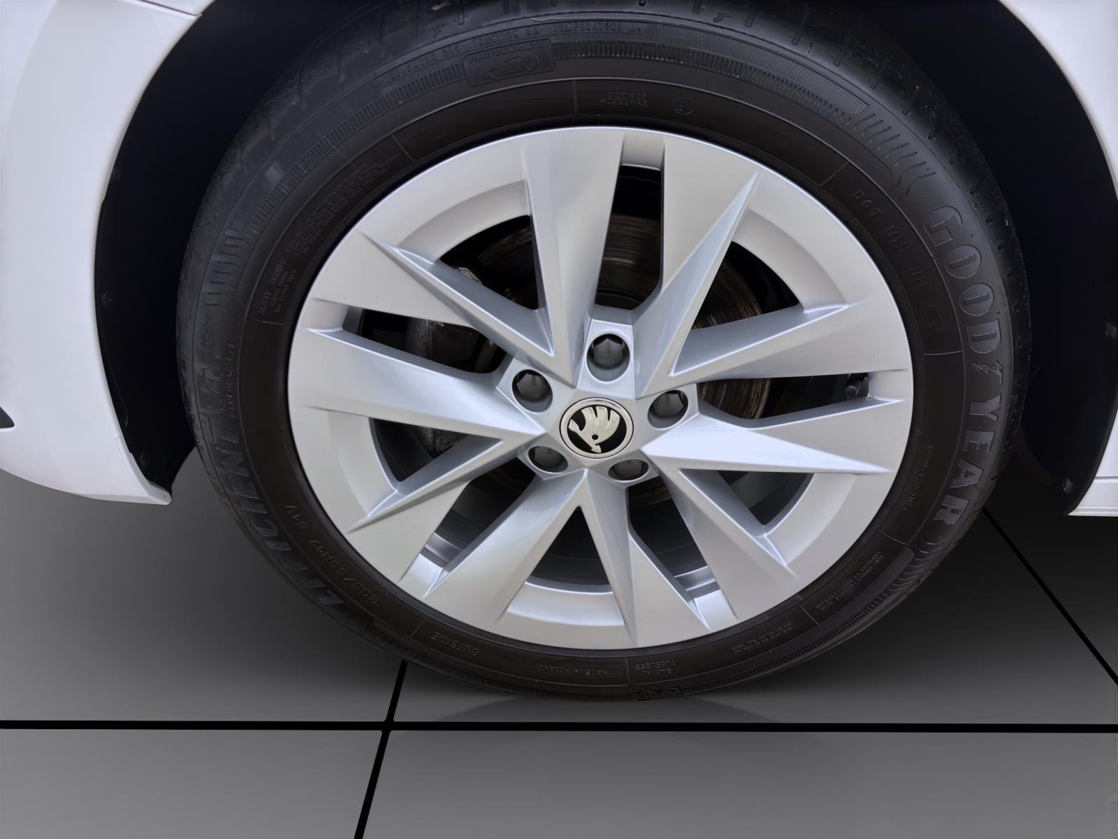 Bild 7: Skoda Octavia Combi 2.0 TDI DSG STYLE AHK NAVI LED HuD SITZHZG