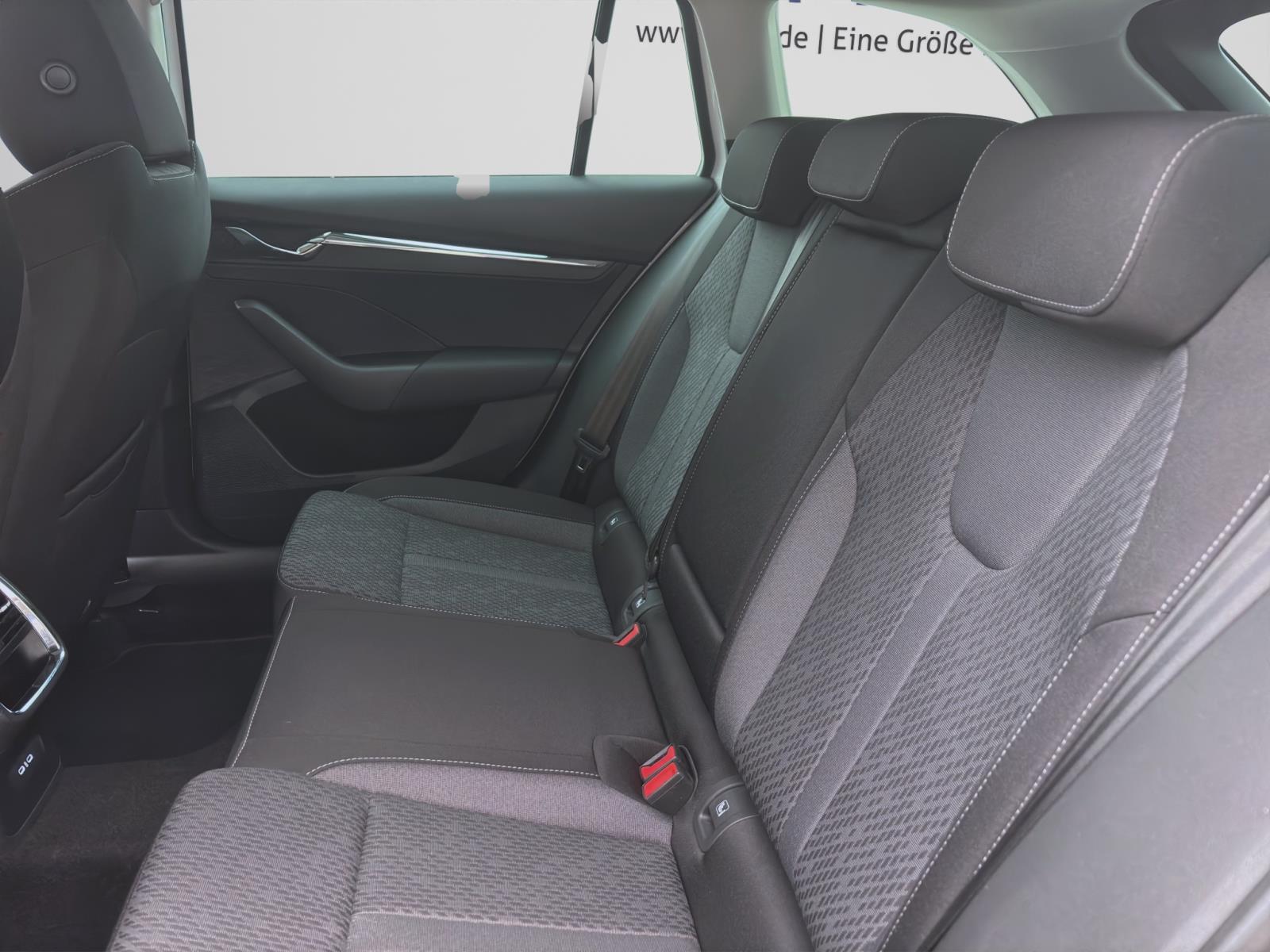 Bild 13: Skoda Octavia Combi 2.0 TDI DSG STYLE AHK NAVI LED HuD SITZHZG
