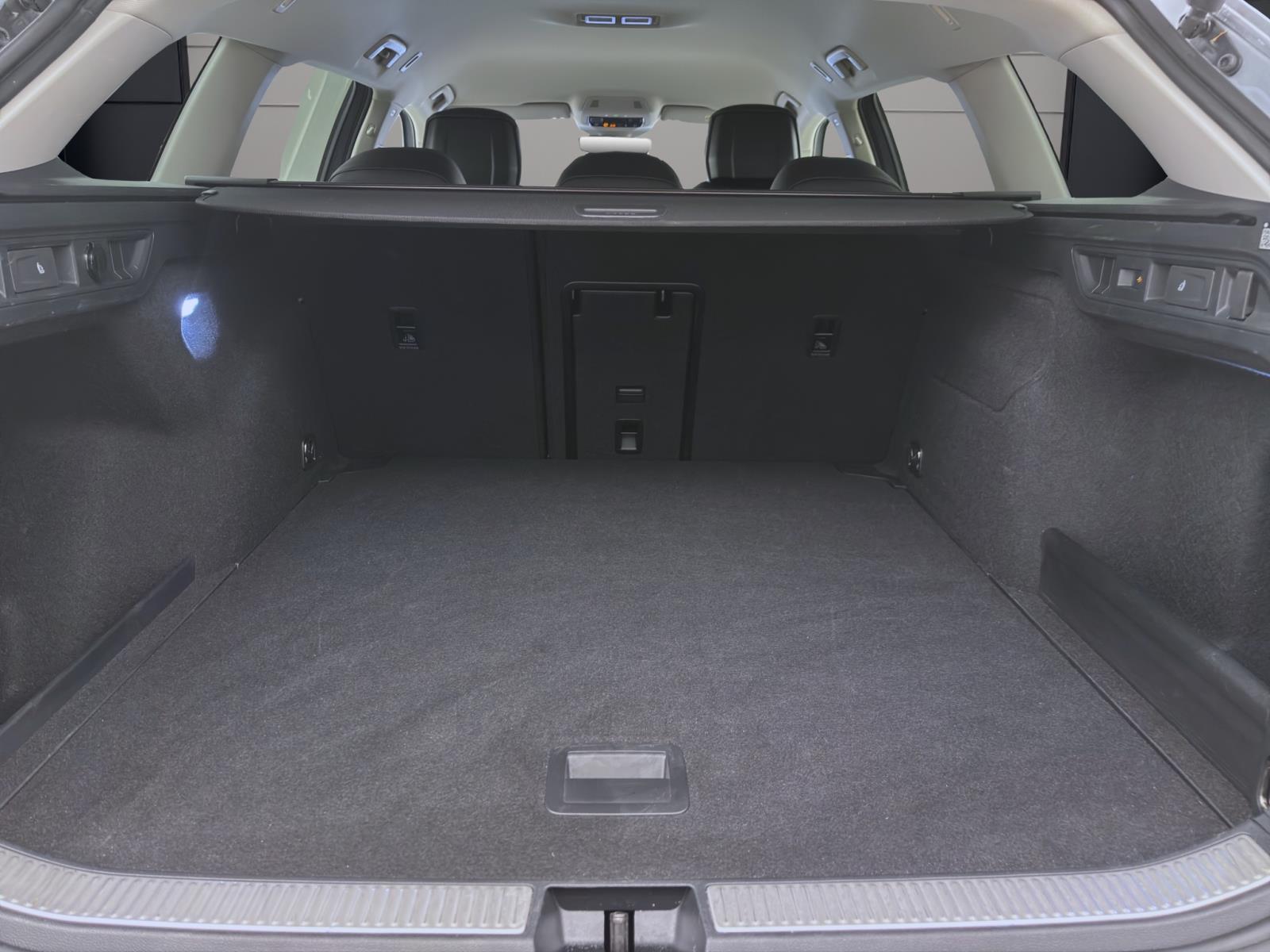 Bild 3: Volkswagen Passat Variant 2.0 TDI DSG ELEGANCE NAVI IQ.LIGHT AHK PDC
