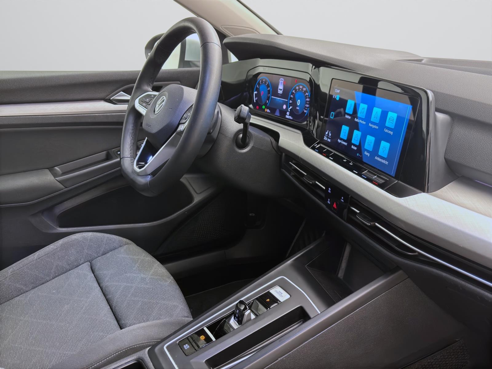Bild 15: Volkswagen Golf Variant 1.5 eTSI DSG LIFE NAVI PDC LED LM16