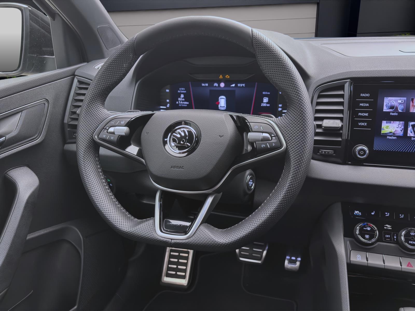Skoda Karoq 2.0 TSI DSG 4x4 SPORTLINE MATRIX PDC SITZHZG LM18