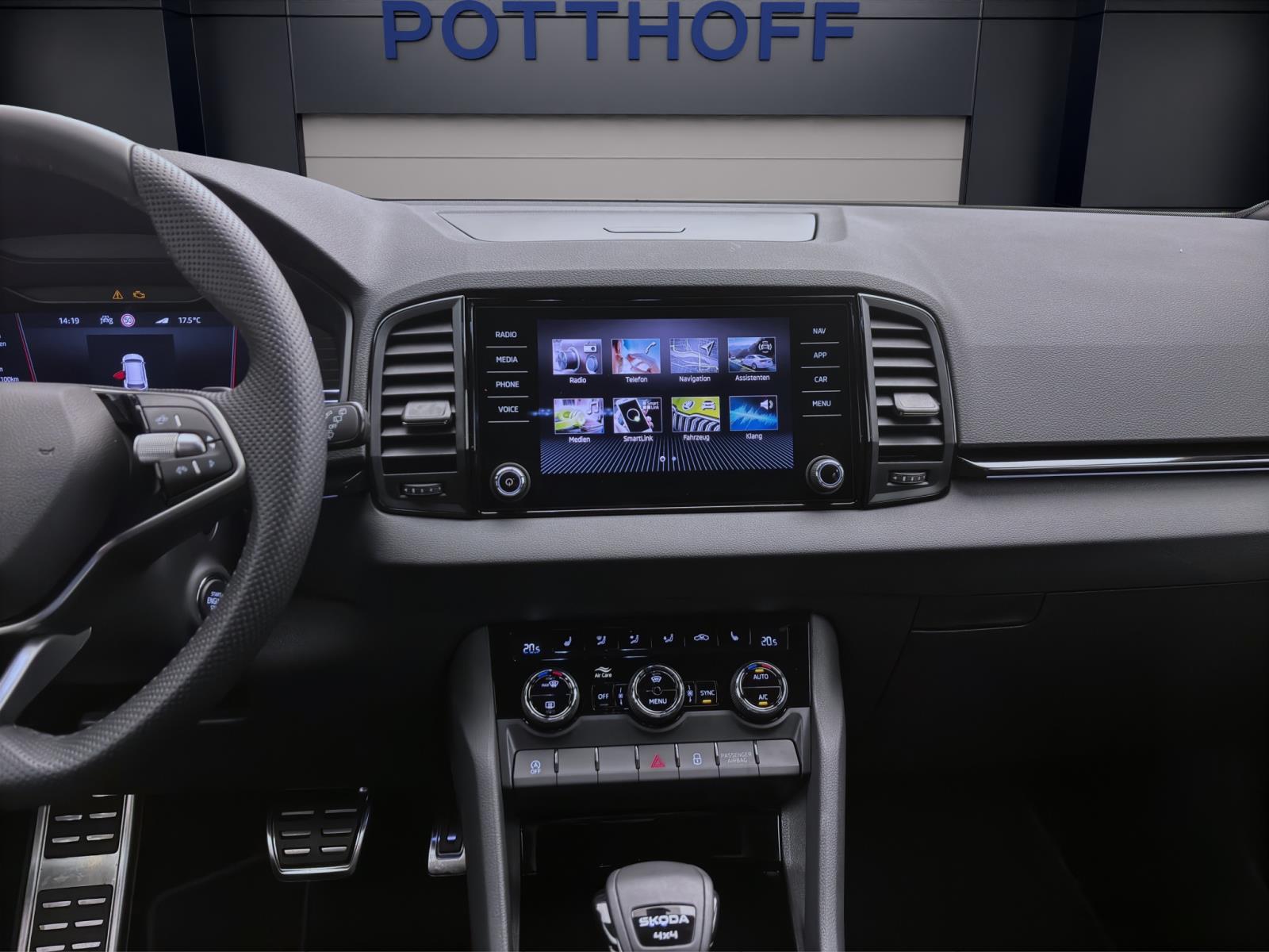 Skoda Karoq 2.0 TSI DSG 4x4 SPORTLINE MATRIX PDC SITZHZG LM18