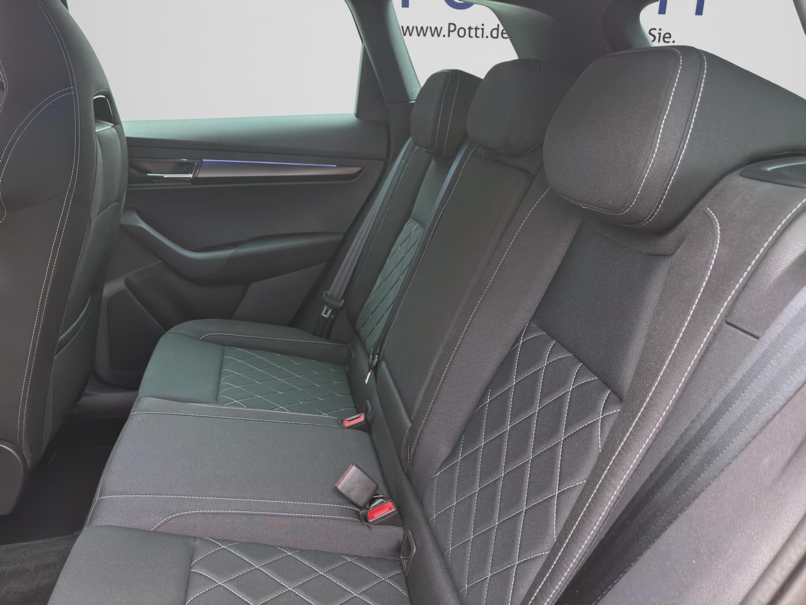 Skoda Karoq 2.0 TSI DSG 4x4 SPORTLINE MATRIX PDC SITZHZG LM18