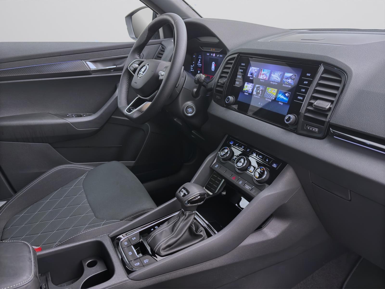 Skoda Karoq 2.0 TSI DSG 4x4 SPORTLINE MATRIX PDC SITZHZG LM18