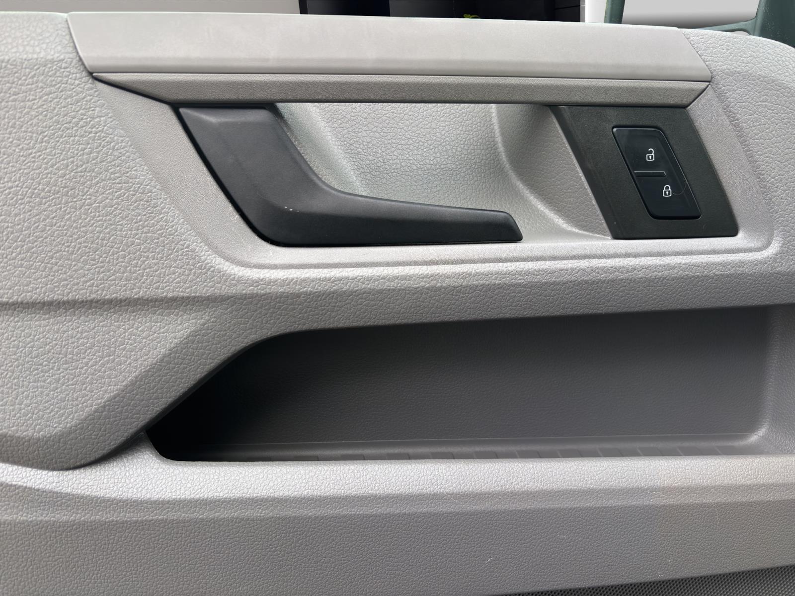 Bild 9: Volkswagen Crafter 35 Kasten 2.0 TDI MITTELLANG HOCHDACH STANDHZG KAMERA PDC DAB+