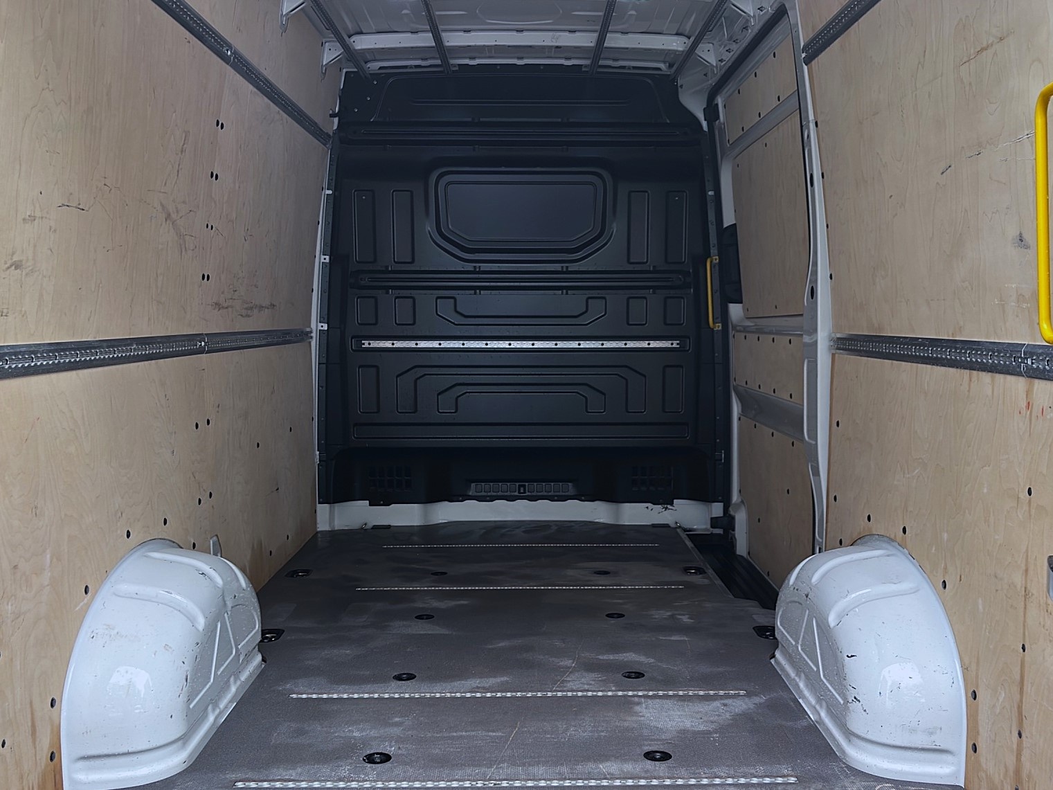 Bild 16: Volkswagen Crafter 35 Kasten 2.0 TDI MITTELLANG HOCHDACH STANDHZG KAMERA PDC DAB+