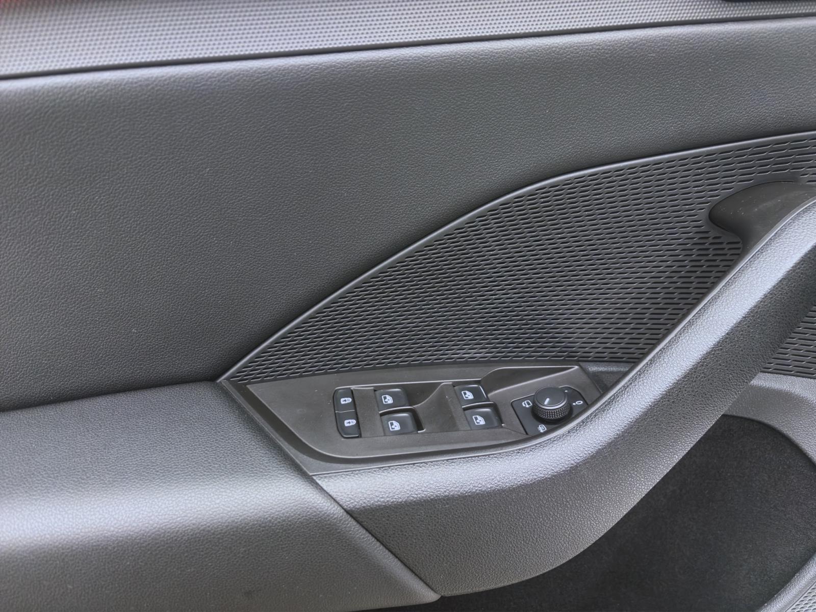 Bild 9: Skoda Octavia Combi 2.0 TDI DSG FIRST EDITION STDHZG AHK MATRIX PDC