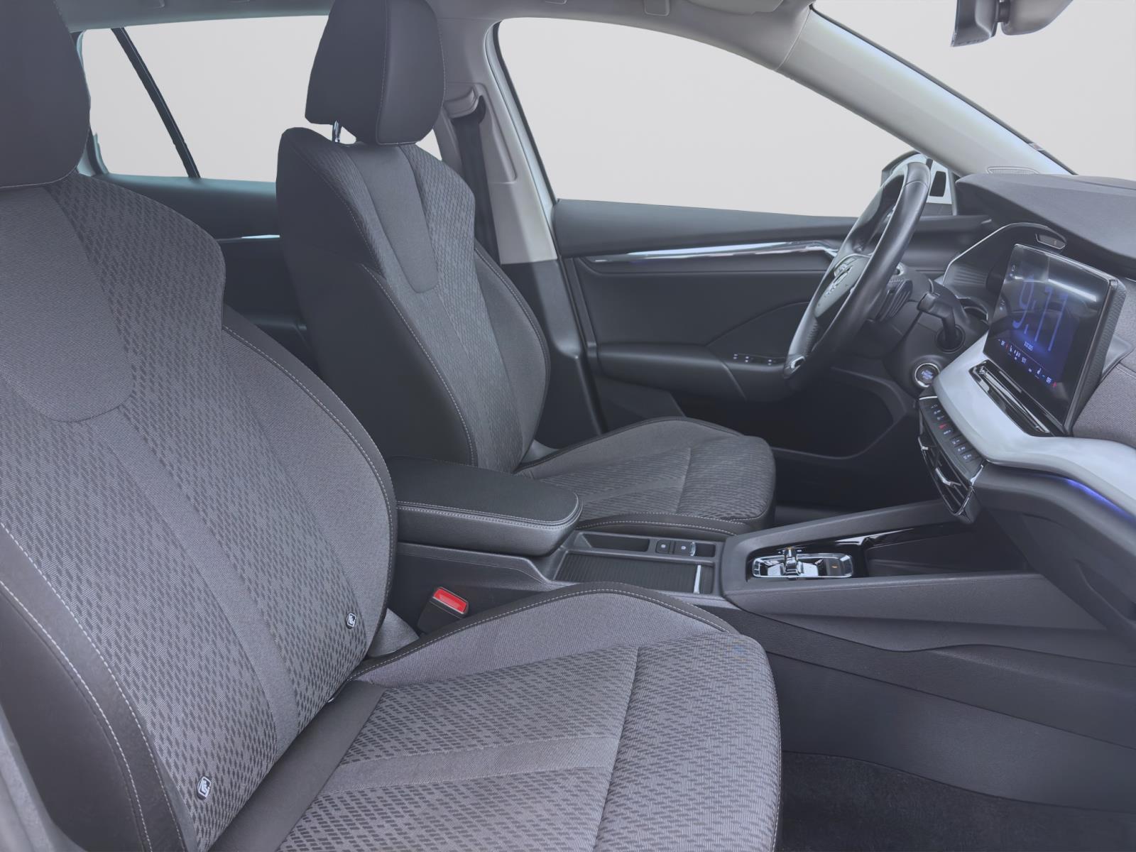 Bild 14: Skoda Octavia Combi 2.0 TDI DSG FIRST EDITION STDHZG AHK MATRIX PDC