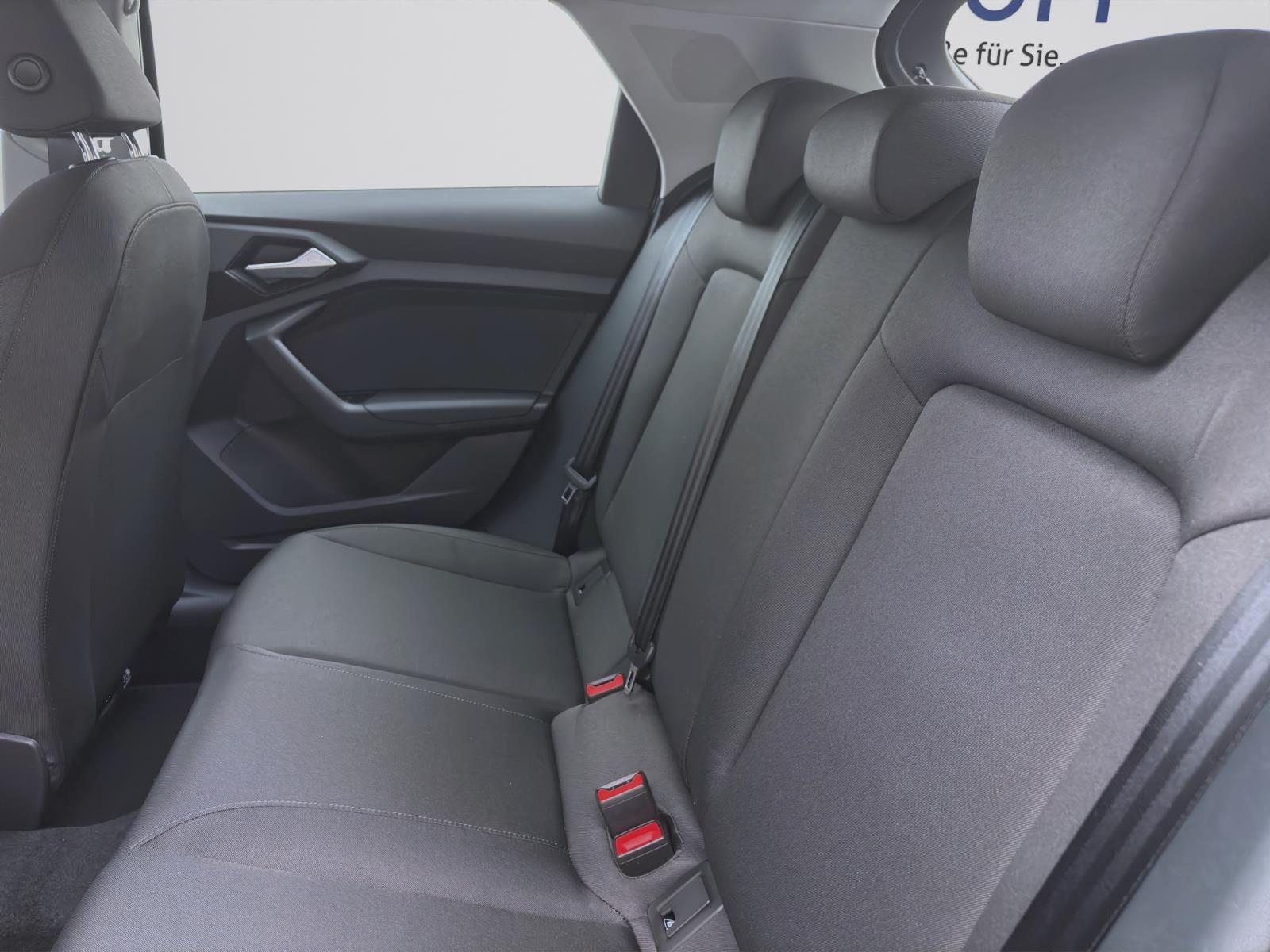 Audi A1 Sportback 25 TFSI SITZHZG LED PDC LM17