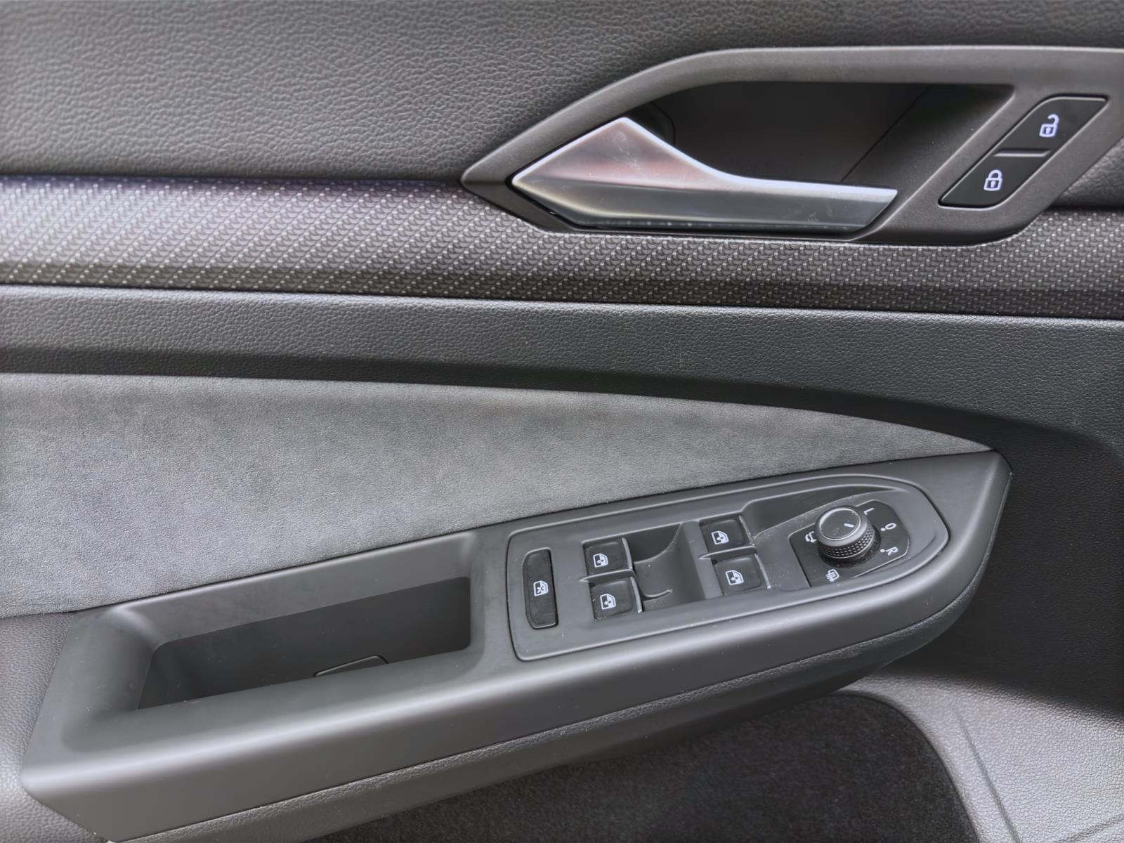 Bild 9: Volkswagen Golf 1.5 eTSI DSG R-LINE NAVI KAMERA KLIMA PDC
