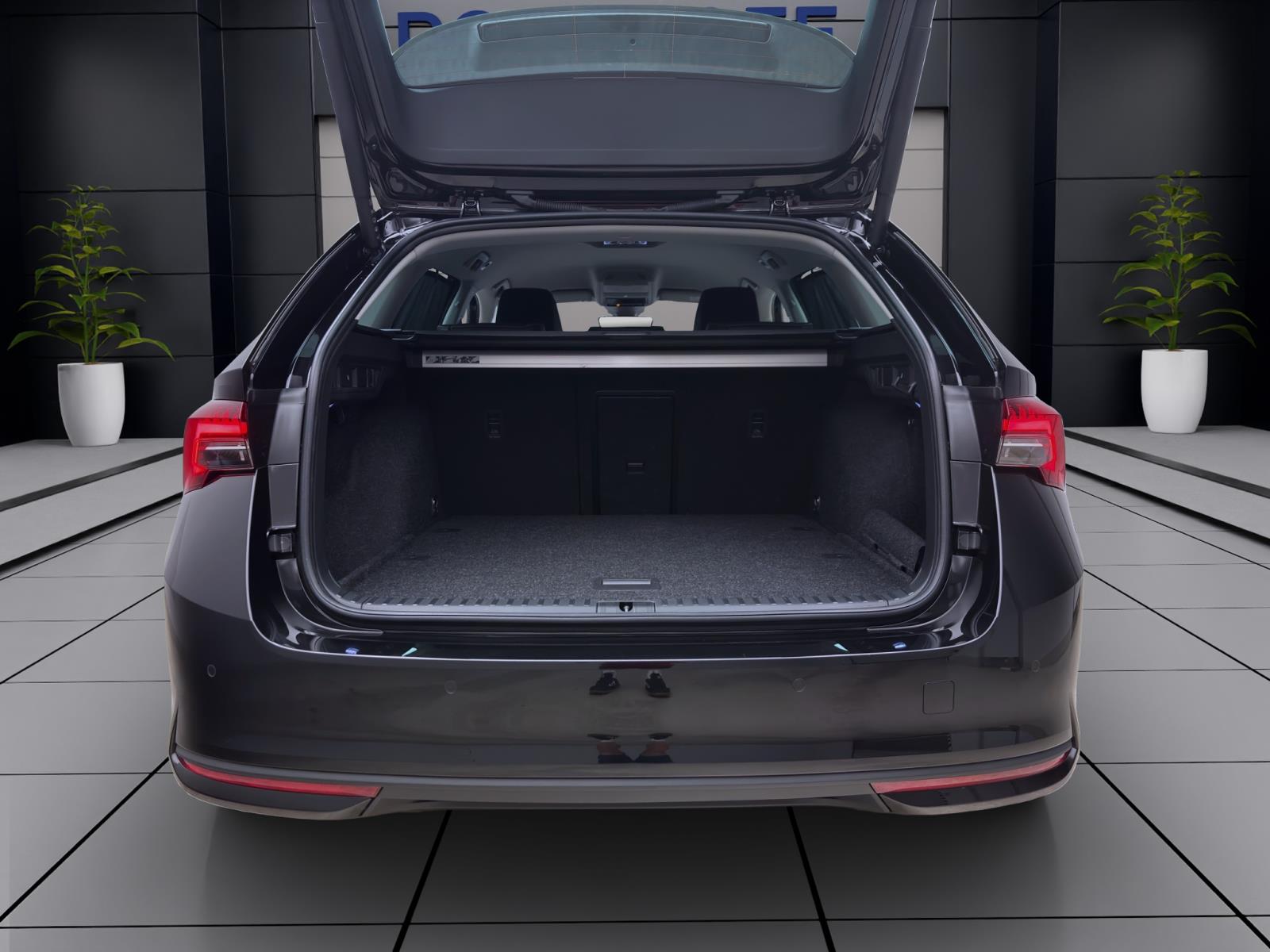 Bild 3: Skoda Octavia Combi 1.5 eTSI DSG SELECTION NAVI PDC MATRIX