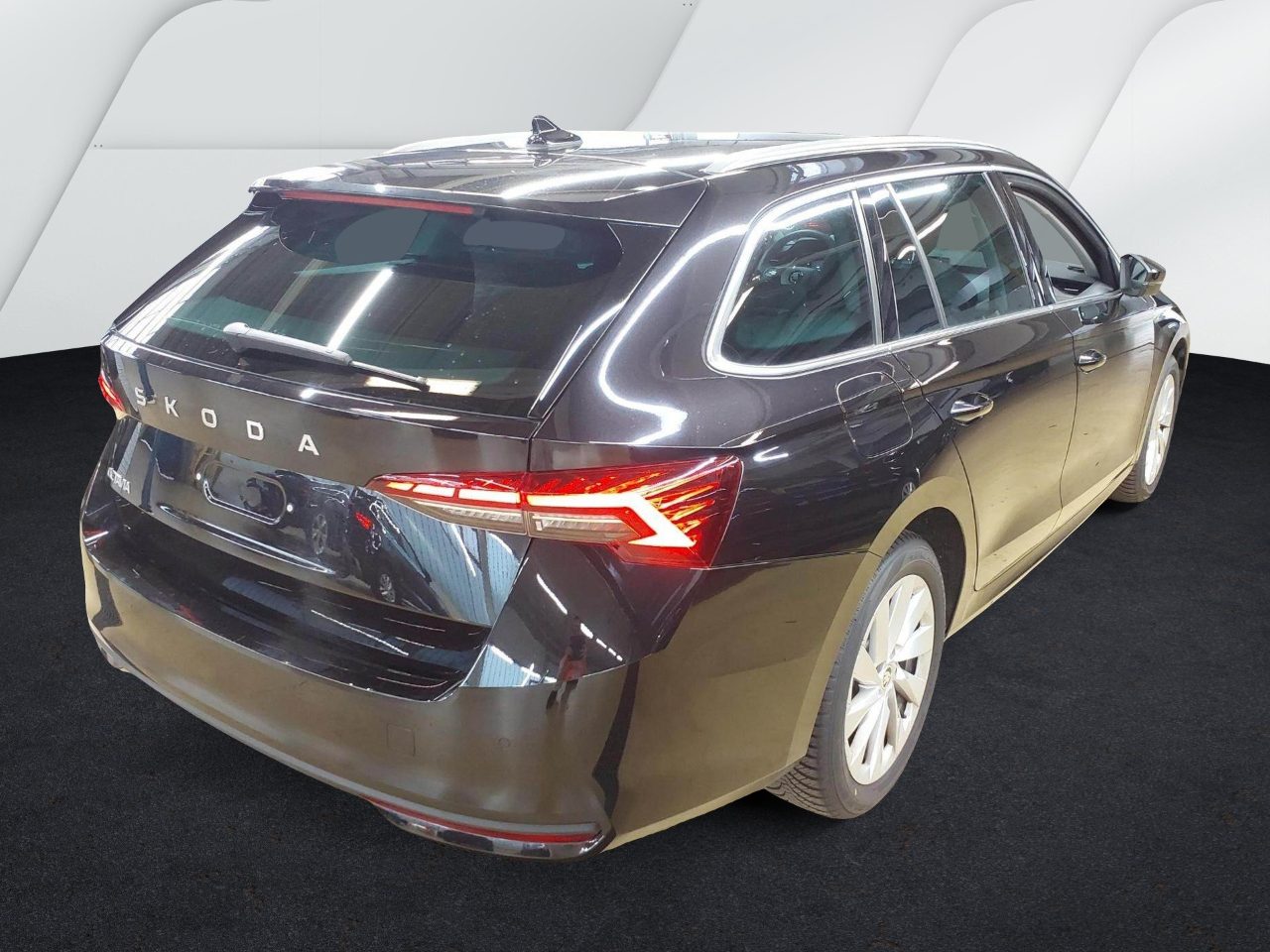 Skoda Octavia Combi 1.5 eTSI DSG SELECTION NAVI PDC MATRIX