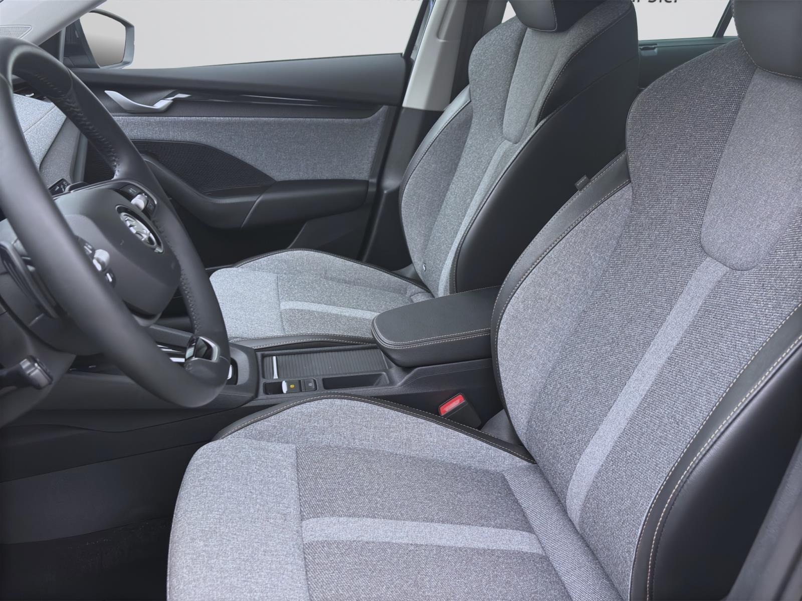Bild 8: Skoda Octavia Combi 1.5 eTSI DSG SELECTION NAVI PDC MATRIX