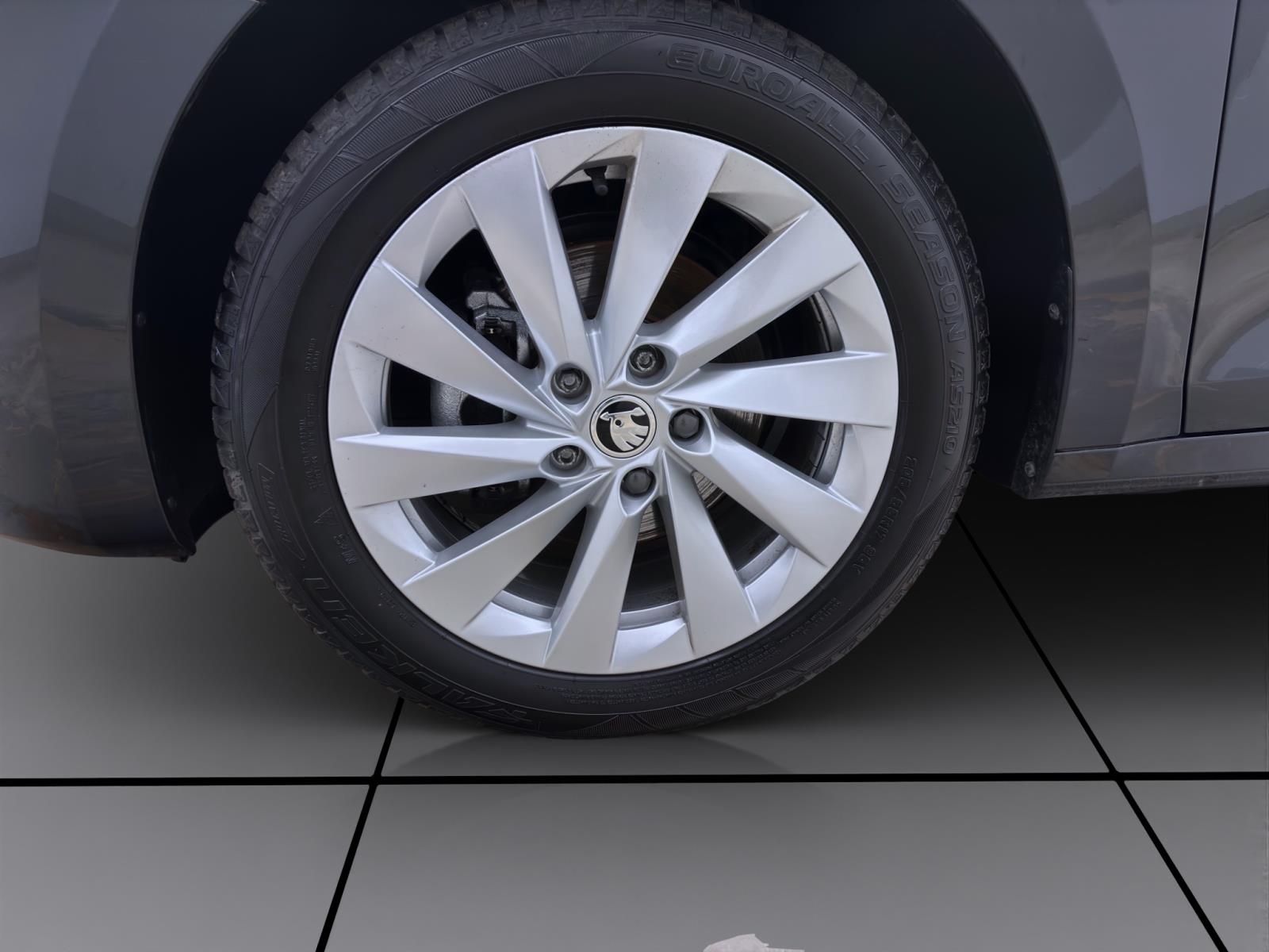 Bild 7: Skoda Octavia Combi 1.5 eTSI DSG SELECTION NAVI KLIMA PDC