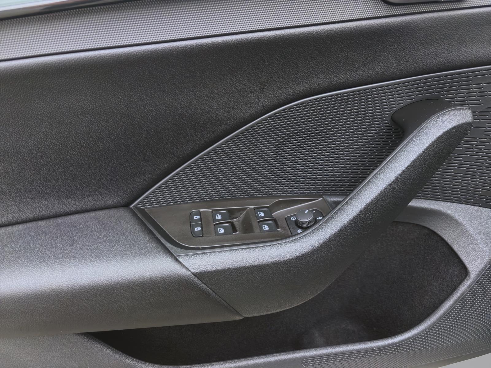 Bild 9: Skoda Octavia Combi 1.5 eTSI DSG SELECTION NAVI KLIMA LED