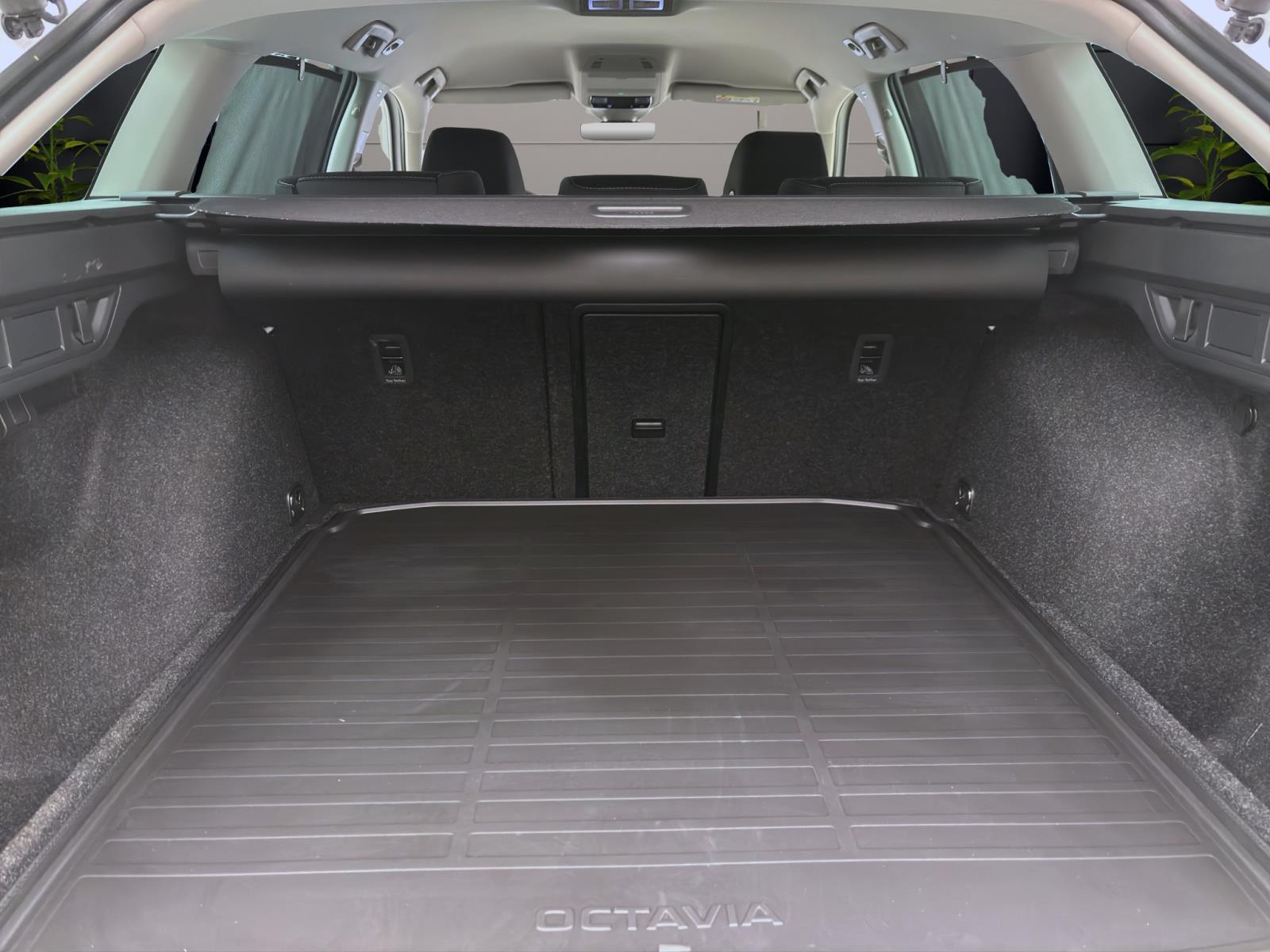 Bild 3: Skoda Octavia Combi 1.5 eTSI DSG SELECTION NAVI MATRIX SHZG