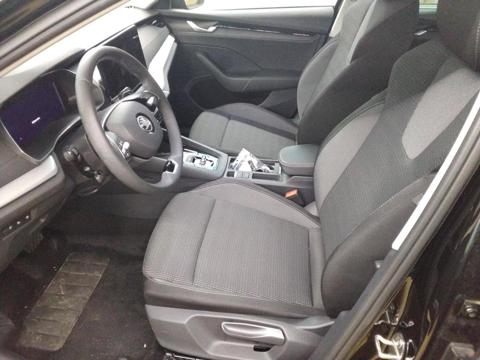 Skoda Octavia Combi 2.0 TDI DSG SELECTION NAVI KLIMA LED PDC