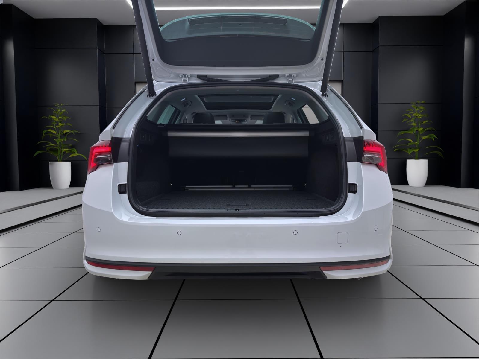 Bild 3: Skoda Octavia Combi 1.5 eTSI DSG SELECTION NAVI AHK PANO
