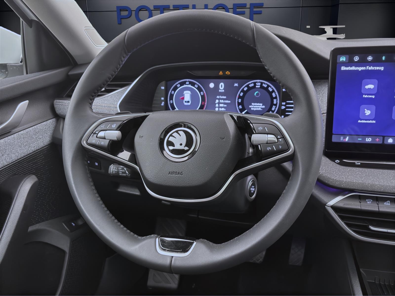Bild 10: Skoda Octavia Combi 1.5 eTSI DSG SELECTION NAVI AHK PANO