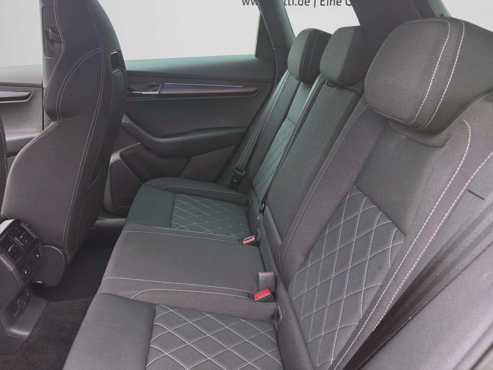 Bild 13: Skoda Karoq 2.0 TSI DSG 4x4 SPORTLINE MATRIX PDC SHZG LM18