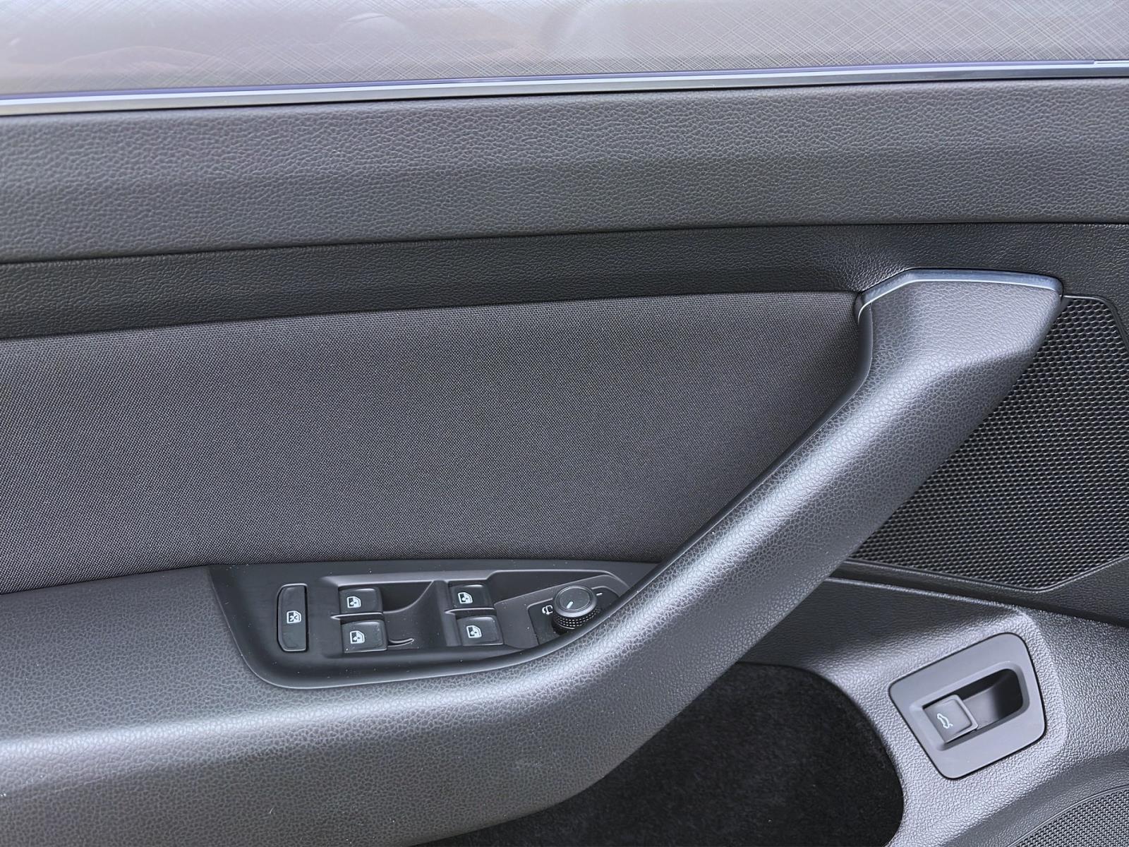 Bild 9: Volkswagen Passat Variant 2.0 TDI DSG BUSINESS STANDHZG AHK NAVI