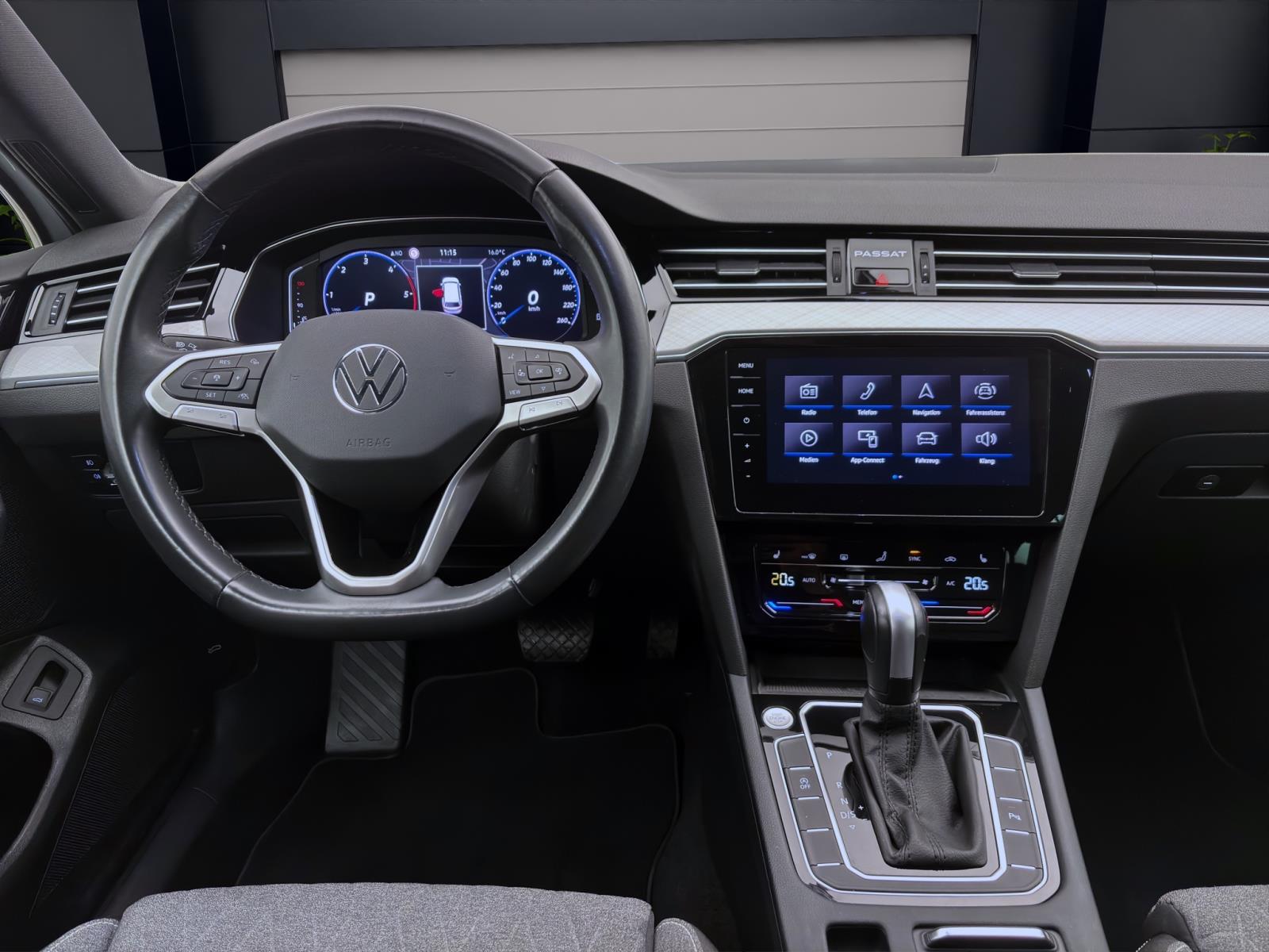 Bild 11: Volkswagen Passat Variant 2.0 TDI DSG BUSINESS STANDHZG AHK NAVI