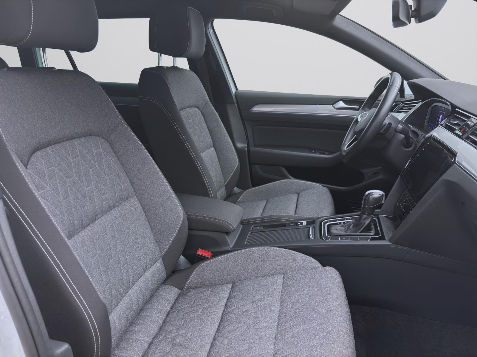 Bild 14: Volkswagen Passat Variant 2.0 TDI DSG BUSINESS STANDHZG AHK NAVI