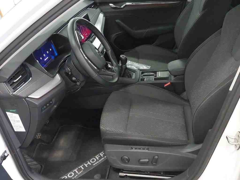 Skoda Octavia Combi 2.0 TDI STYLE AHK NAVI LED SITZHZG