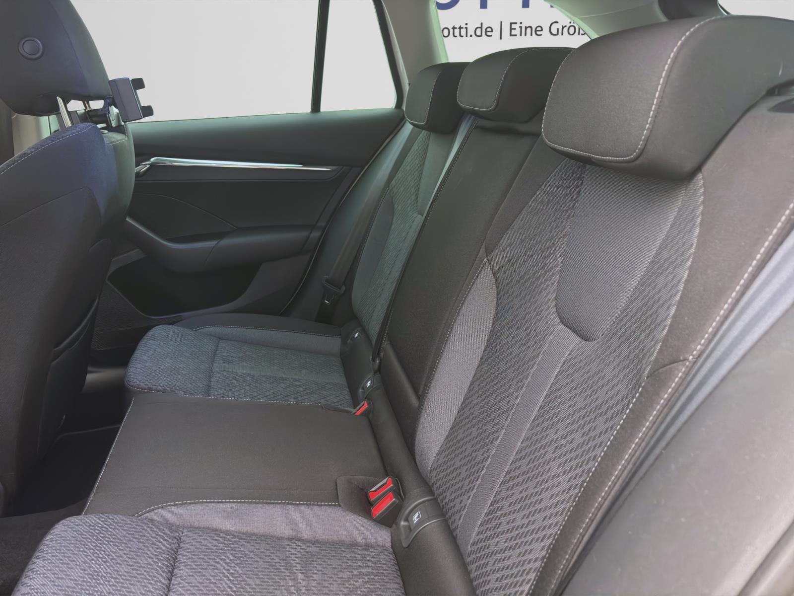 Bild 13: Skoda Octavia Combi 2.0 TDI DSG STYLE NAVI HuD LED SITZHZG