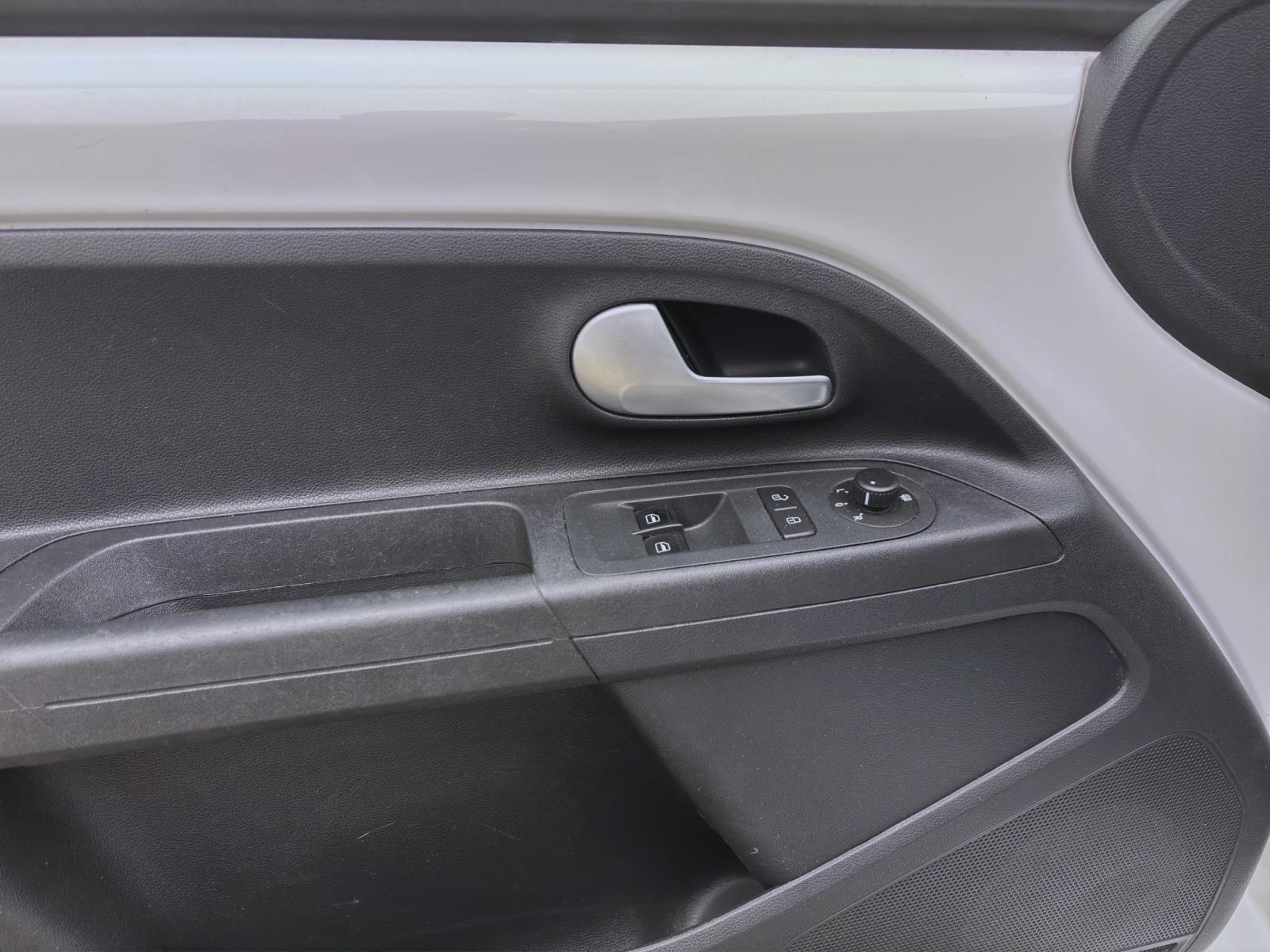 Bild 9: Volkswagen up! 1.0 MPI MOVE UP! SITZHZG KLIMA LED