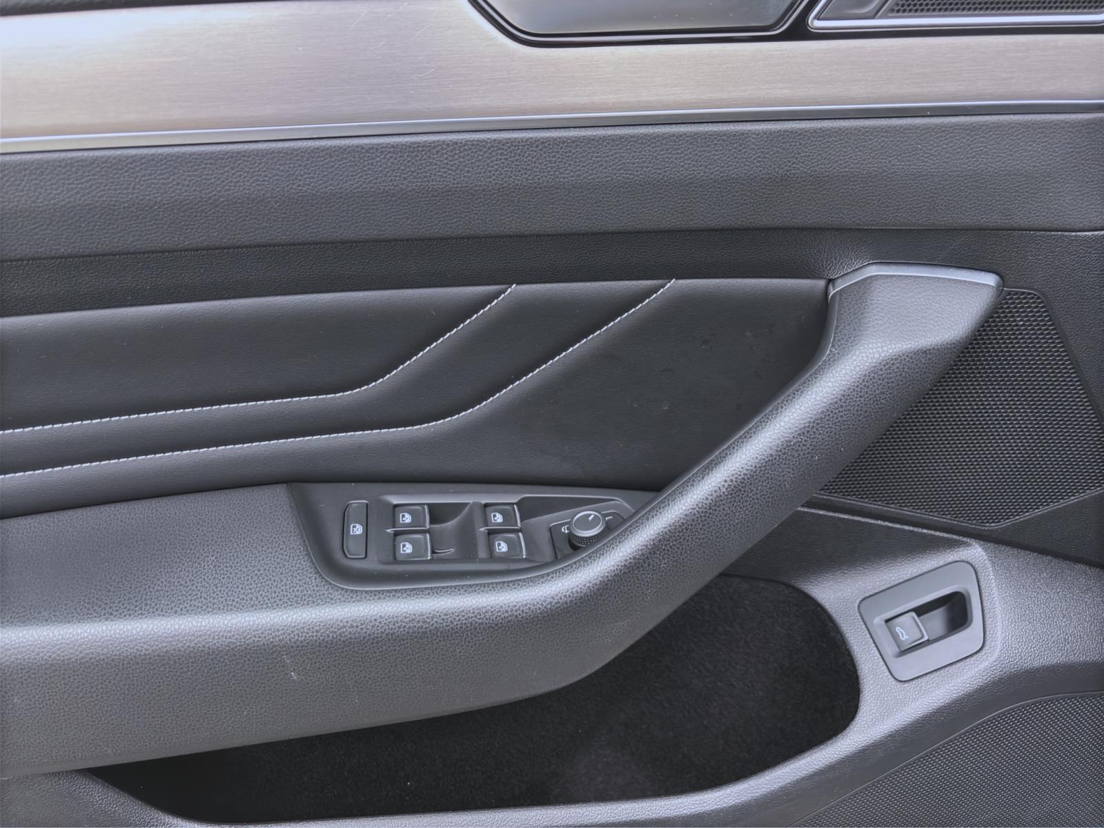 Bild 9: Volkswagen Passat Variant 2.0 TDI DSG ELEGANCE NAVI IQ.LIGHT KAMERA