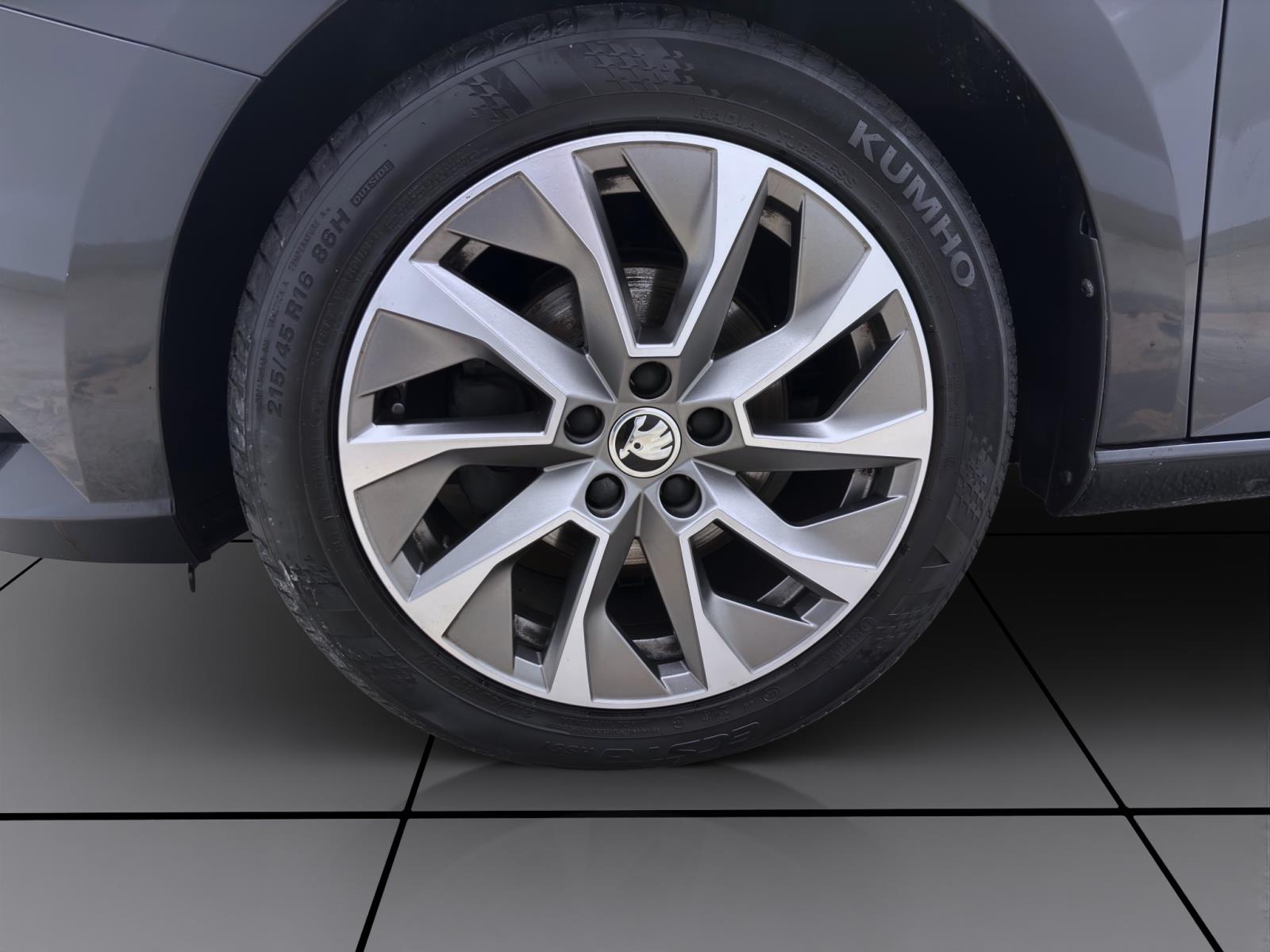 Skoda Fabia Combi 1.0 TSI CLEVER NAVI PDC SITZHZG KLIMA